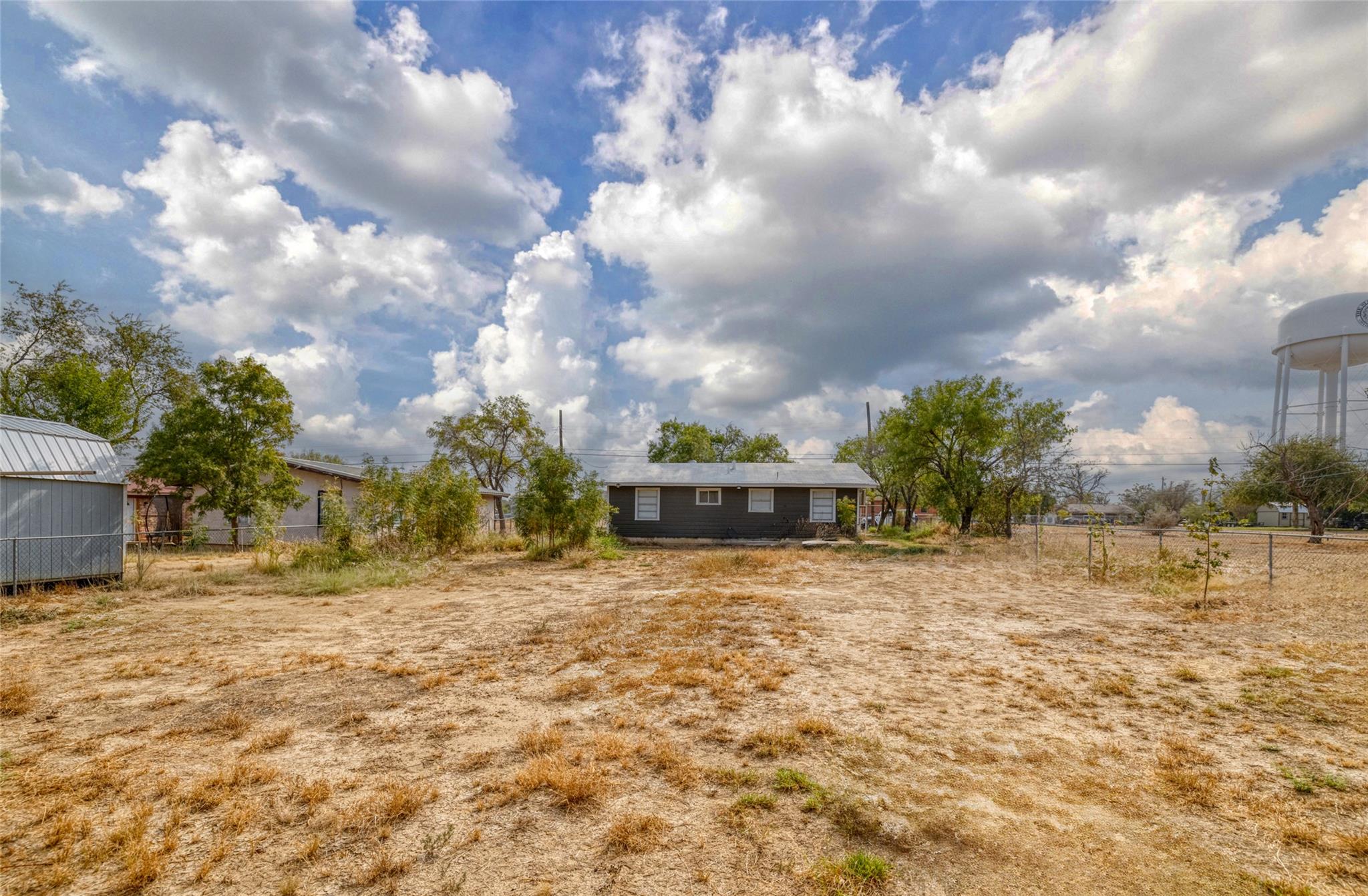 315 E Bexar St Property Photo 6