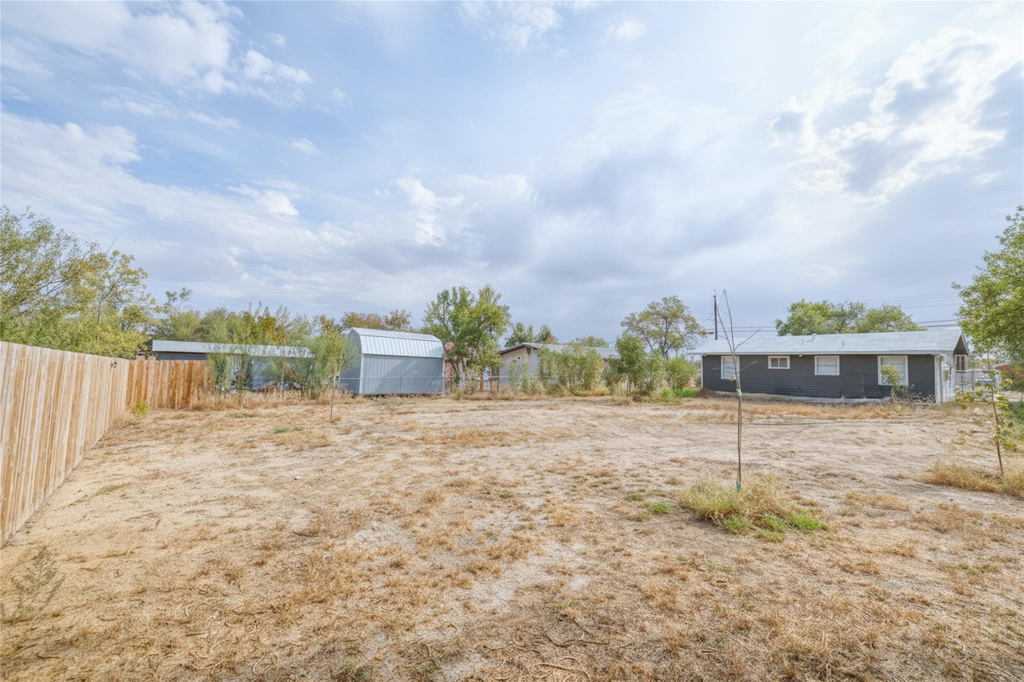 315 E Bexar St Property Photo 7