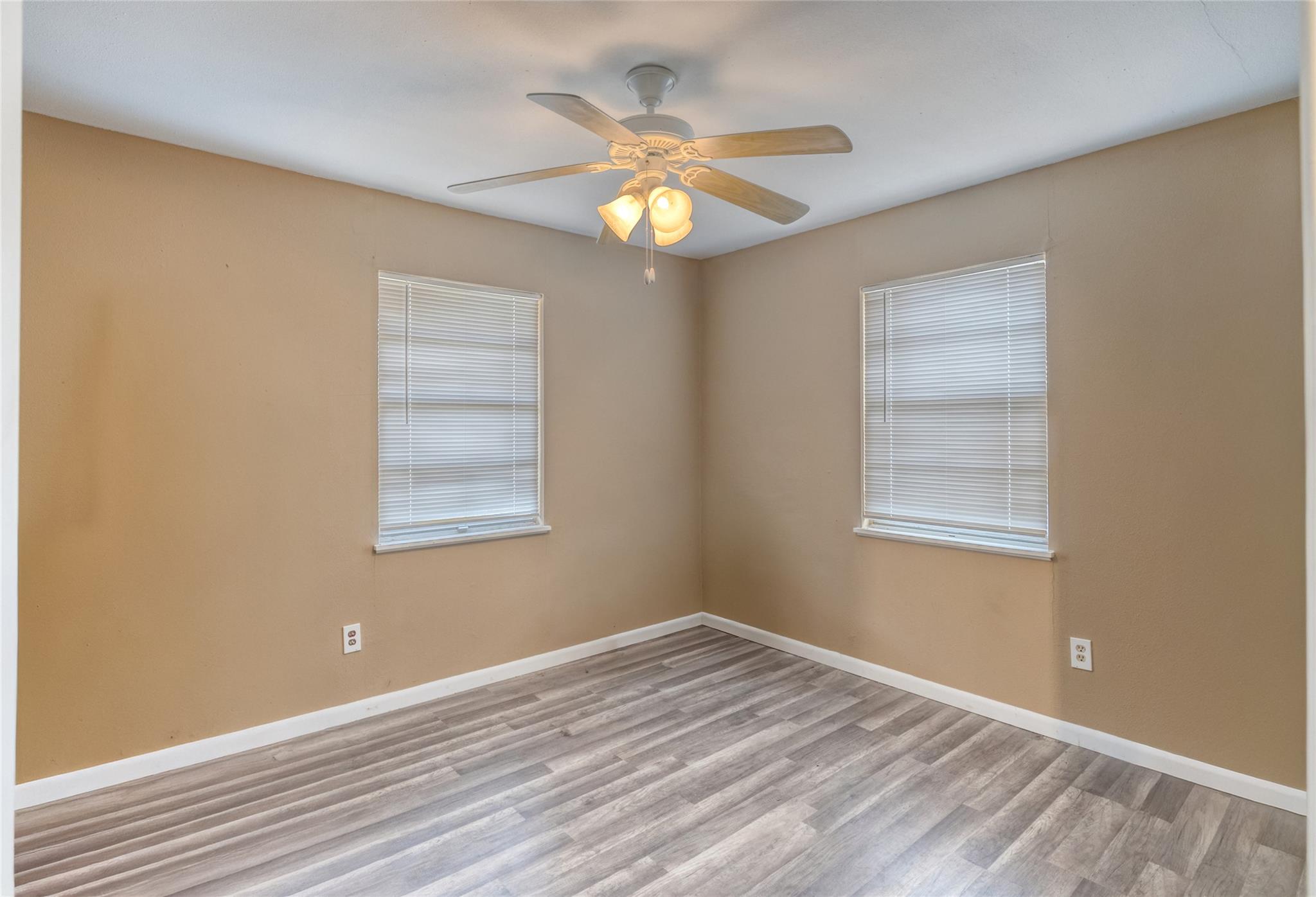 315 E Bexar St Property Photo 16