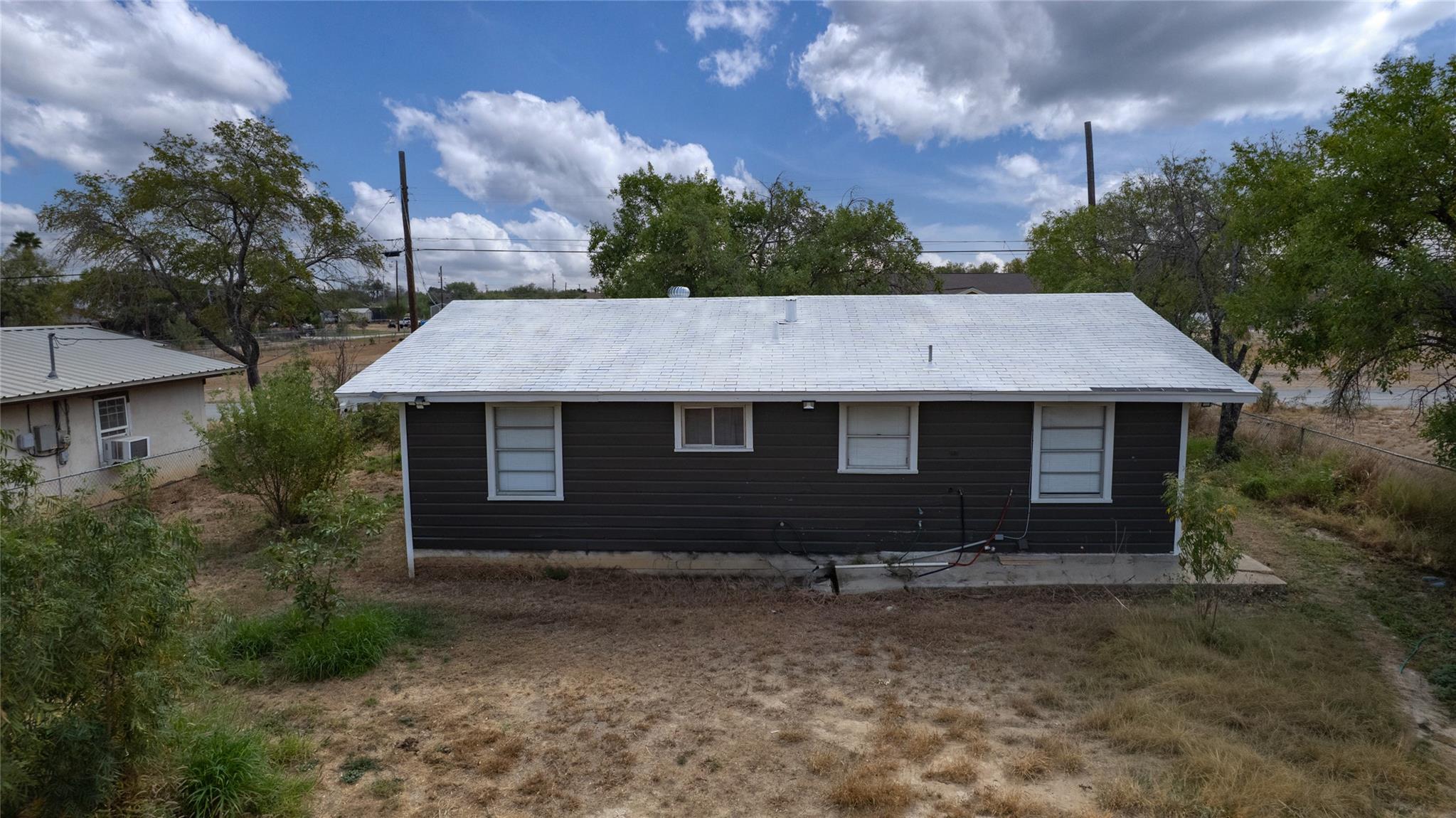 315 E Bexar St Property Photo 18