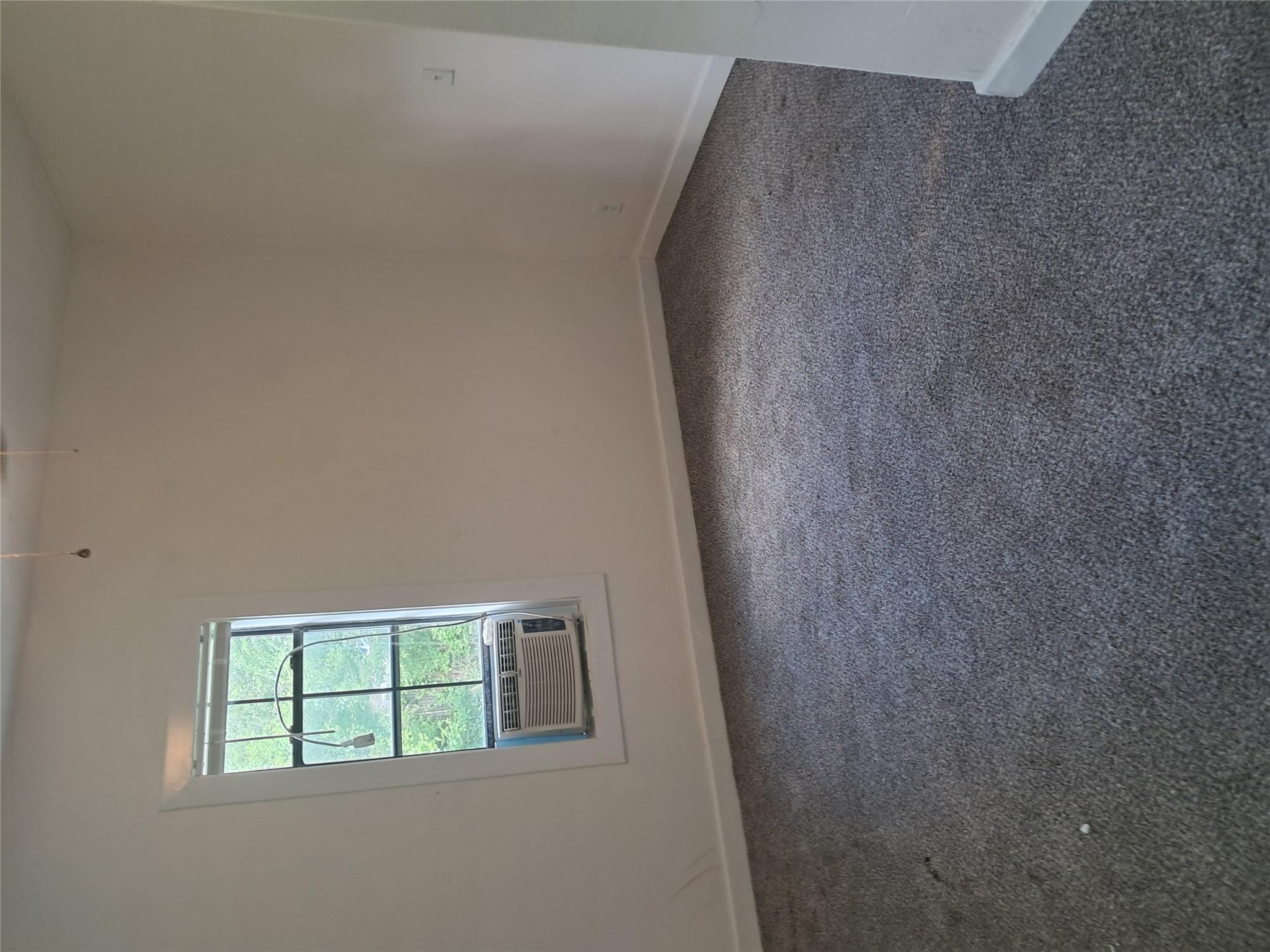 404 S Love Ave Property Photo 17