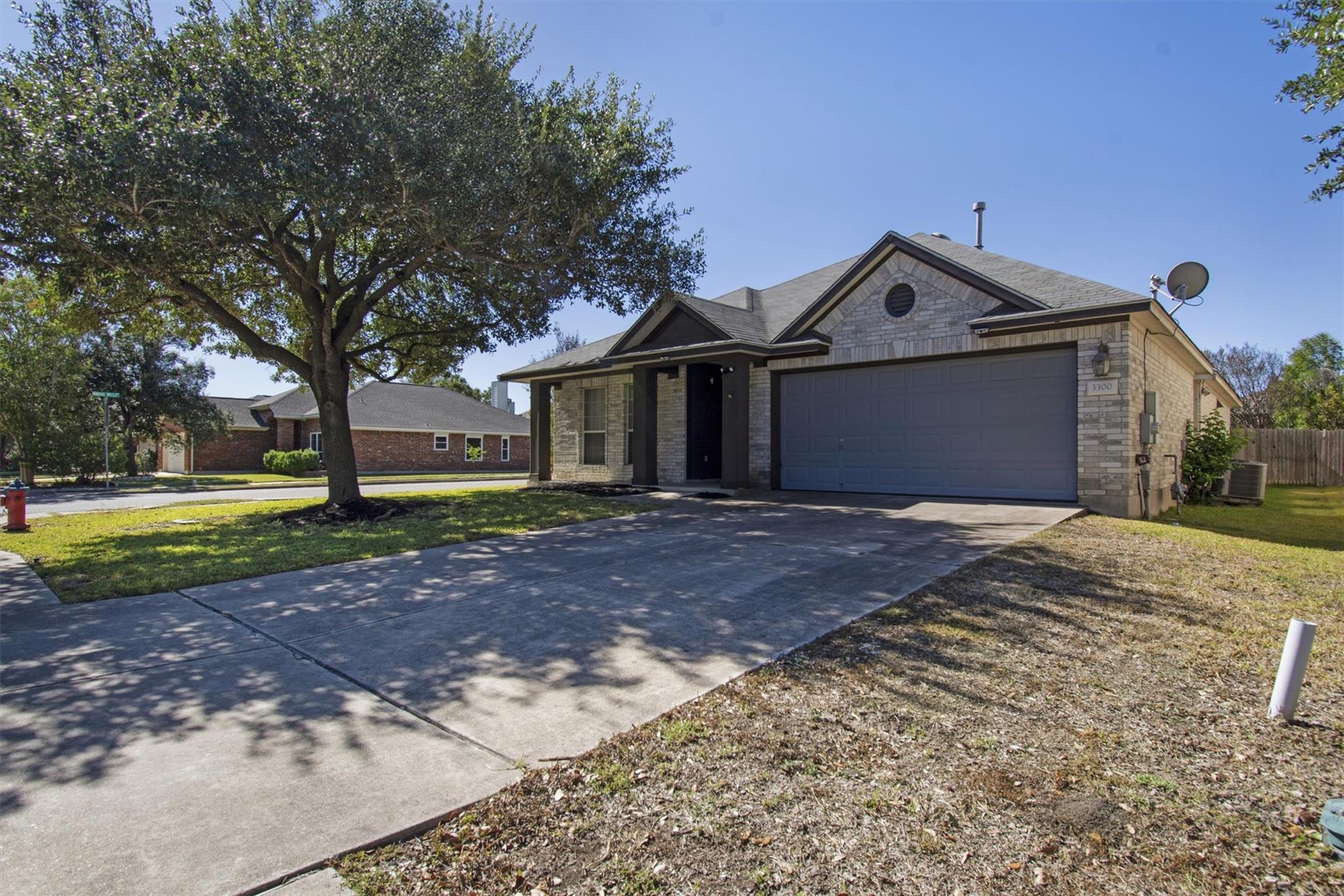 3300 Winding Shore Ln Property Photo 2