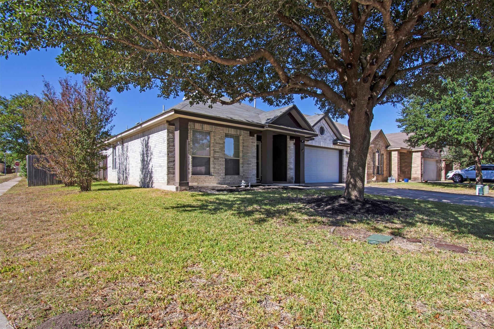 3300 Winding Shore Ln Property Photo 3