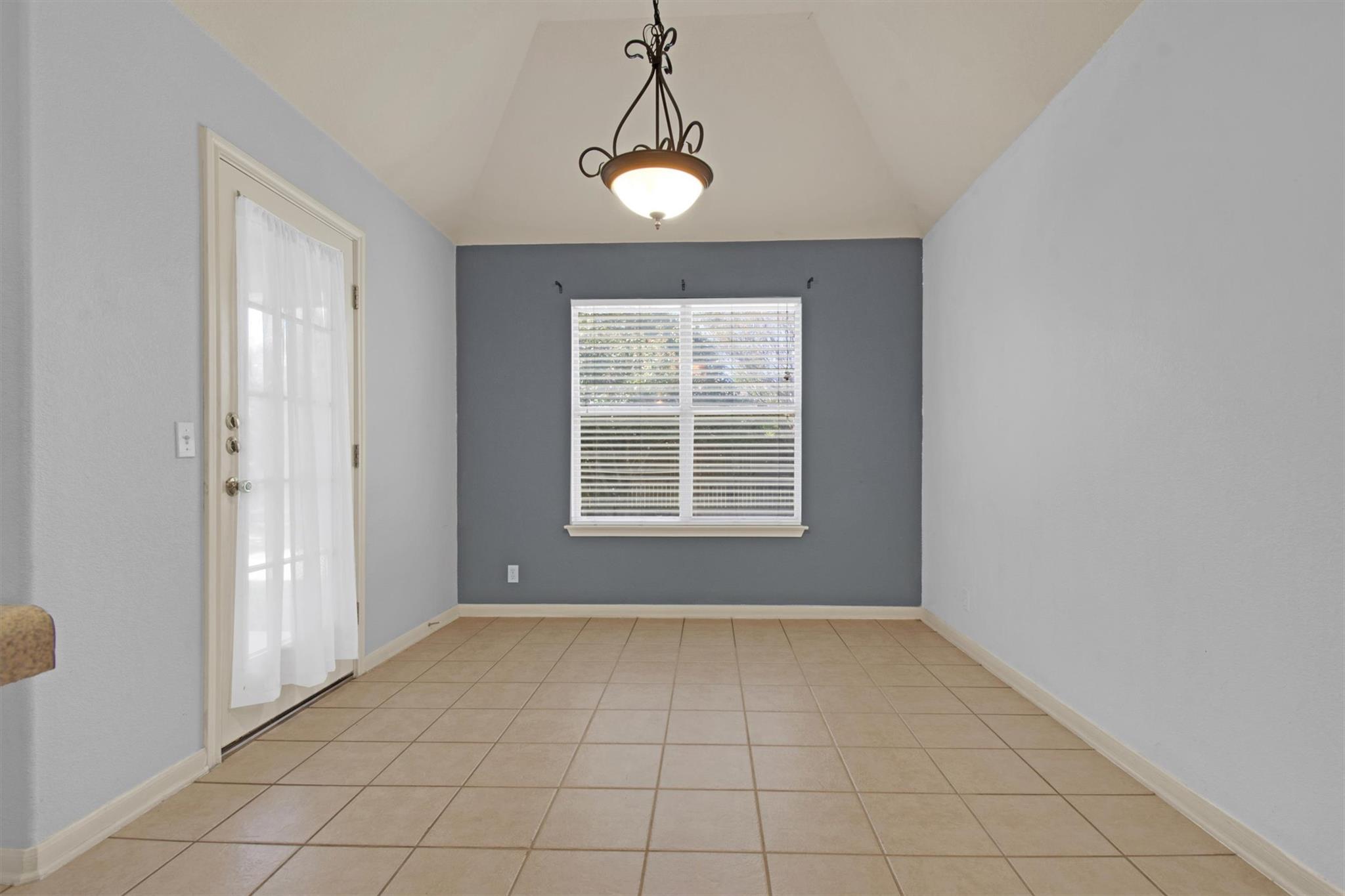 3300 Winding Shore Ln Property Photo 11