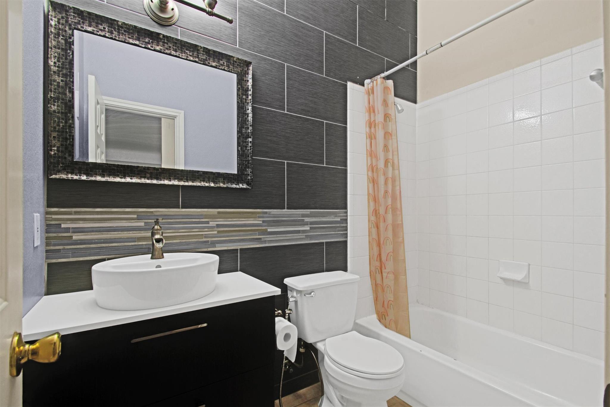 3300 Winding Shore Ln Property Photo 22