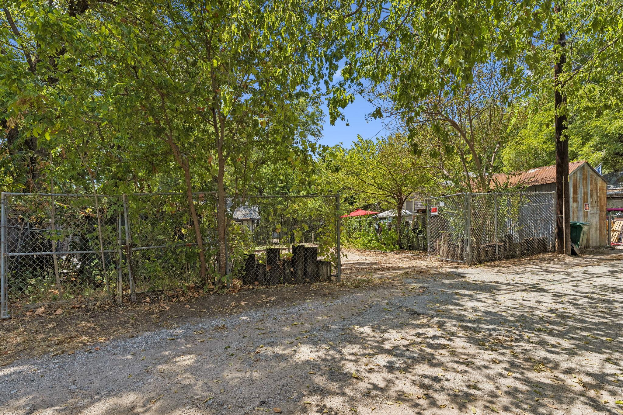 1204 Taylor St Property Photo 7