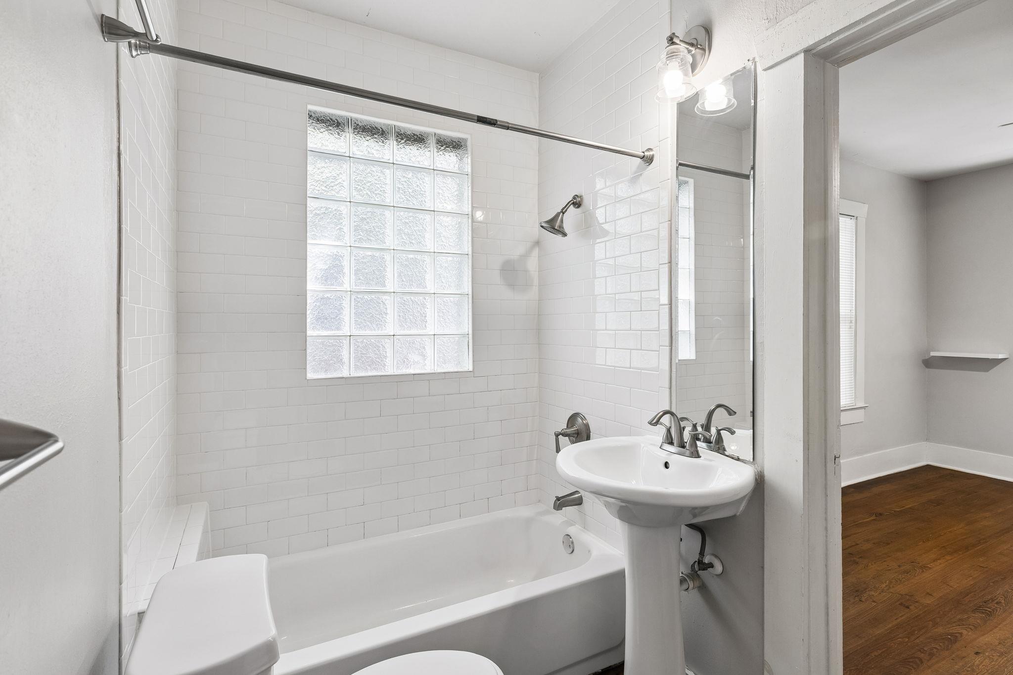 1204 Taylor St Property Photo 15