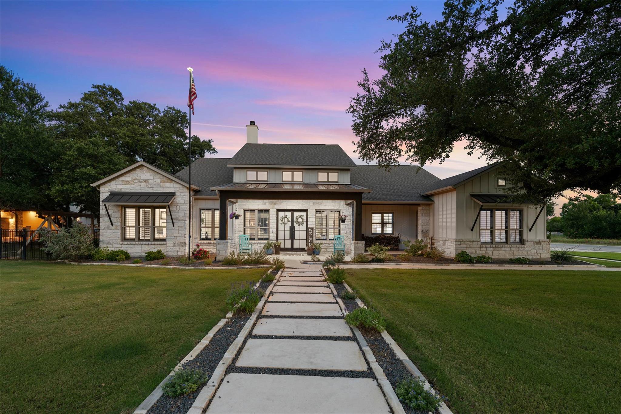 233 Trick Pony None Property Photo 1