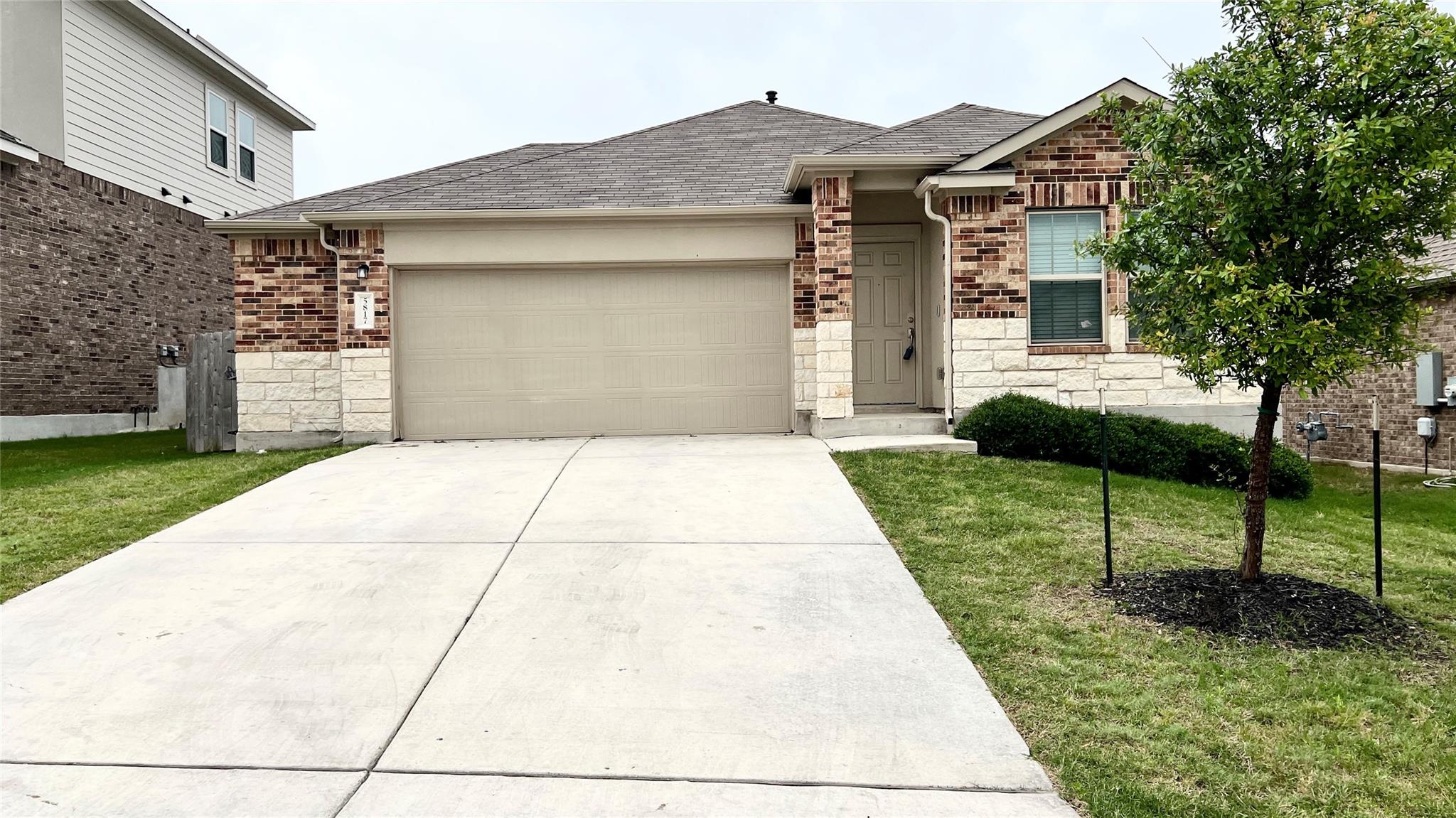 5817 Bellissima Way Property Photo 1