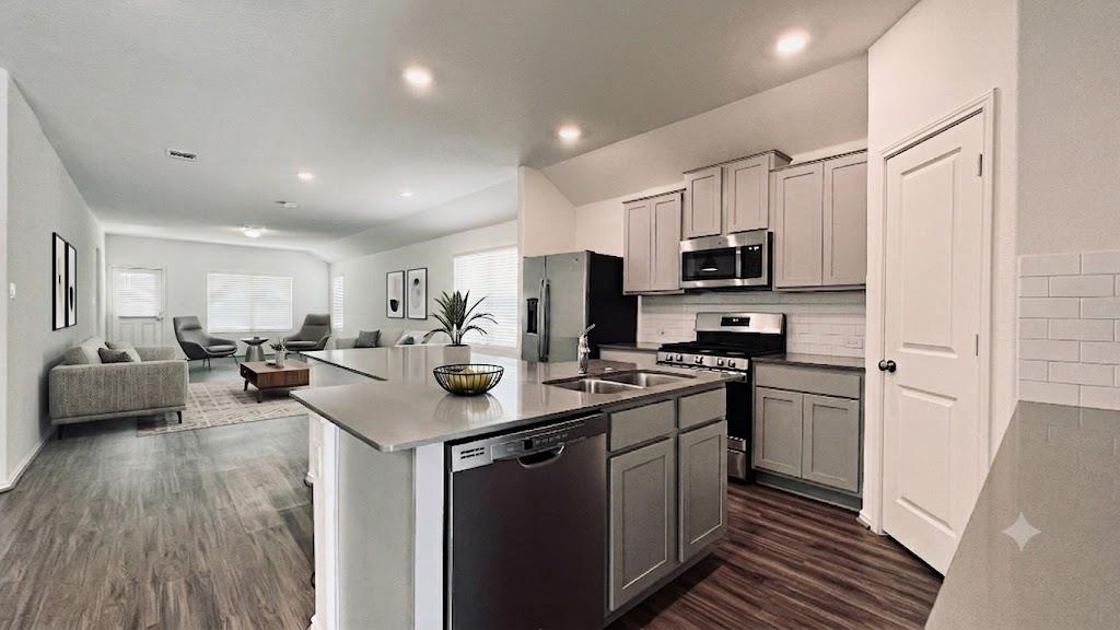 5817 Bellissima Way Property Photo 2