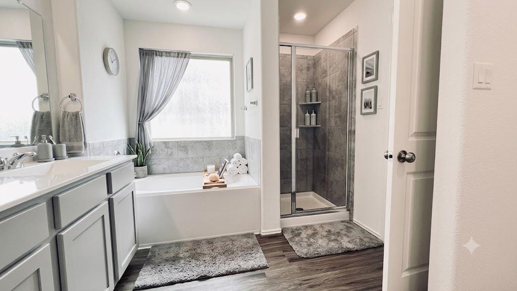 5817 Bellissima Way Property Photo 9