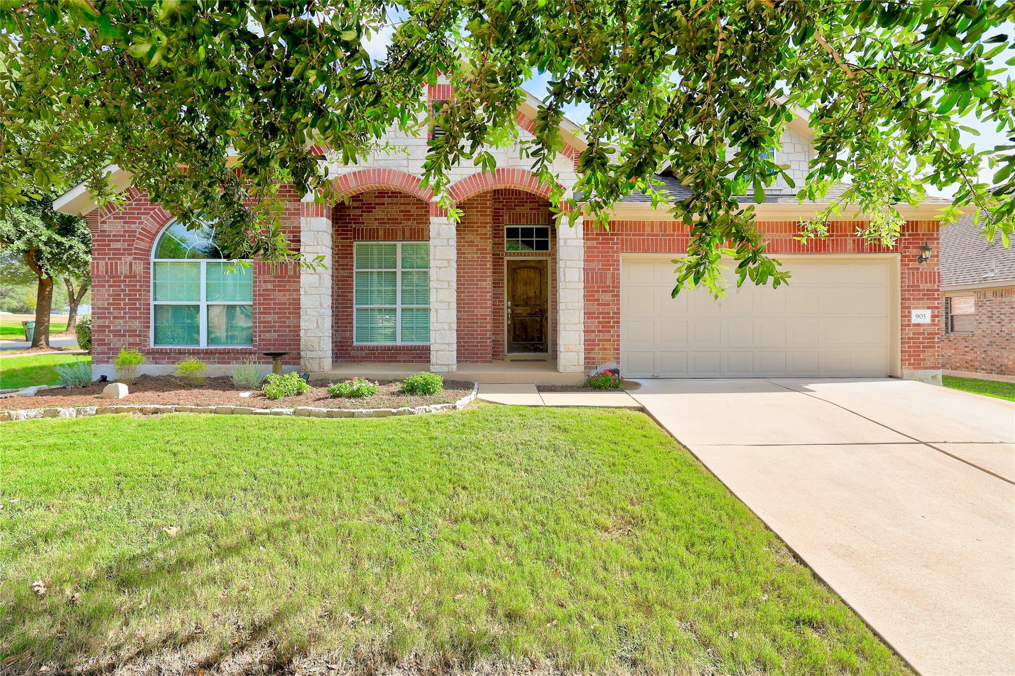903 Madrone Dr Property Photo 2