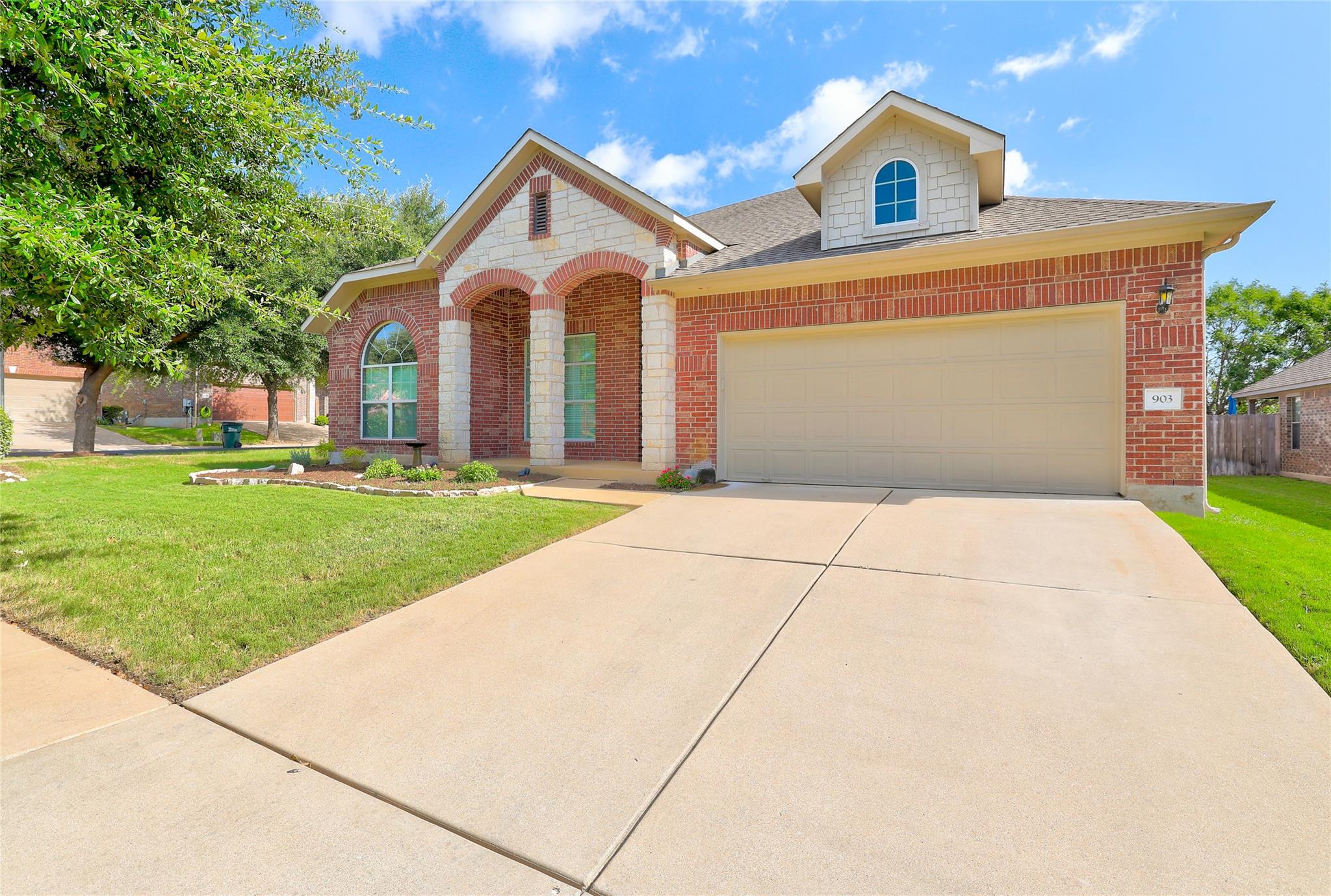 903 Madrone Dr Property Photo 3