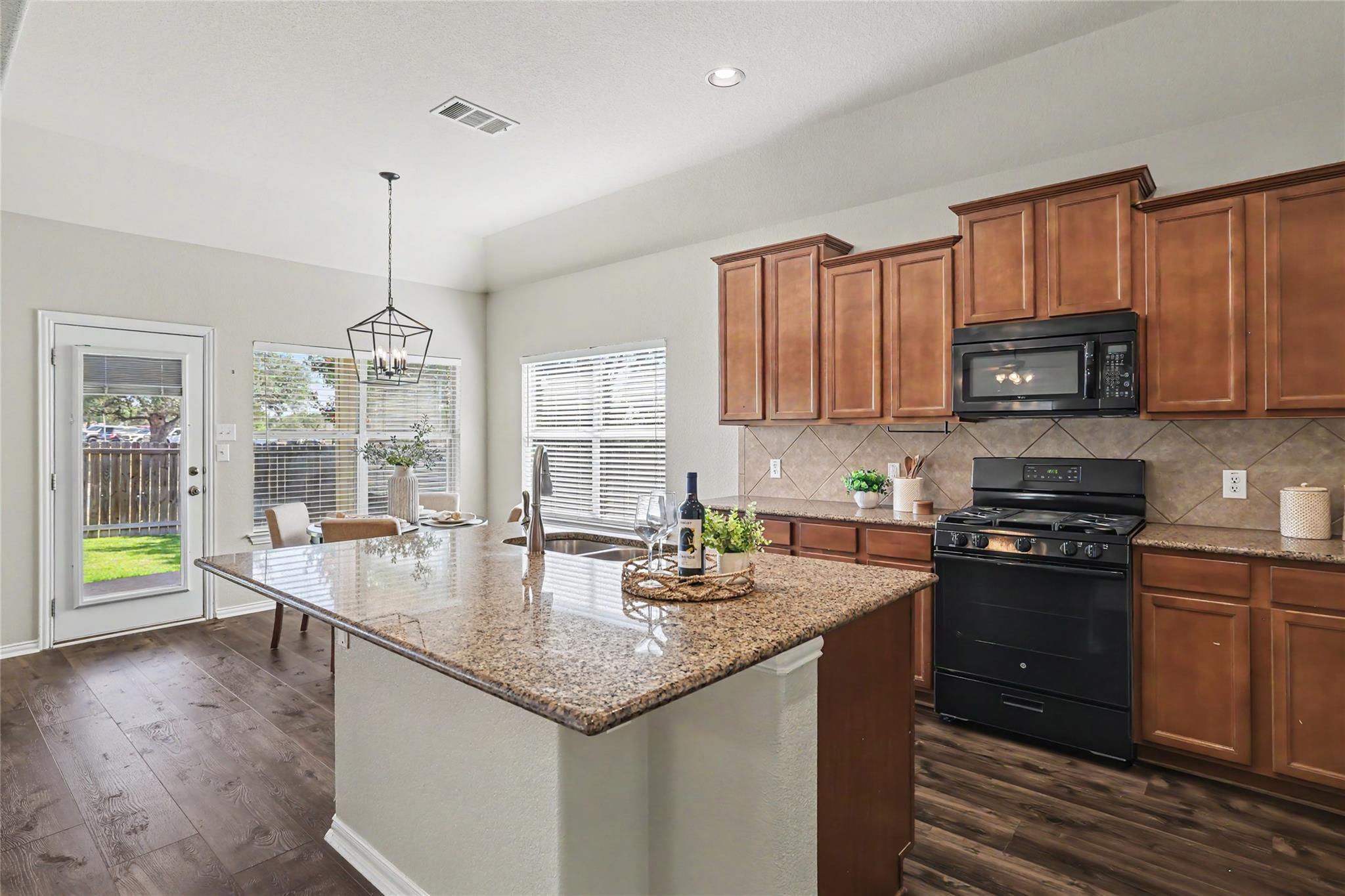 903 Madrone Dr Property Photo 15