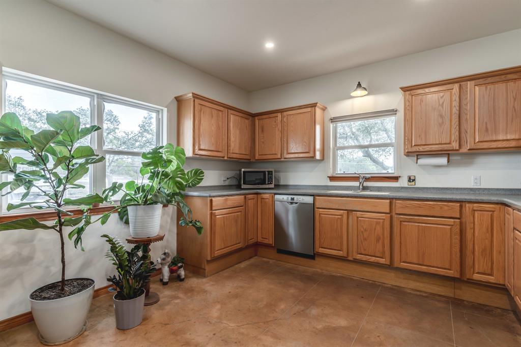2551 Spring Valley Dr Property Photo 7