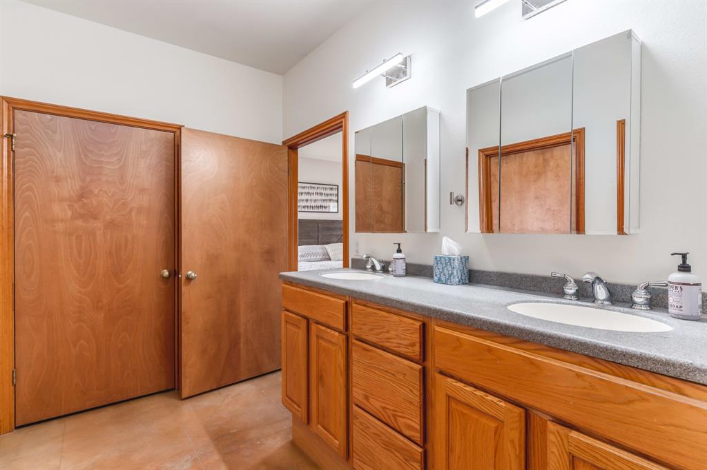2551 Spring Valley Dr Property Photo 15