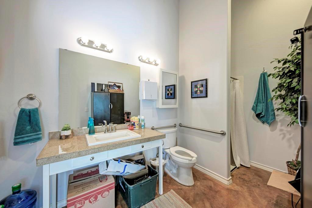 16201 Dodd St Property Photo 10