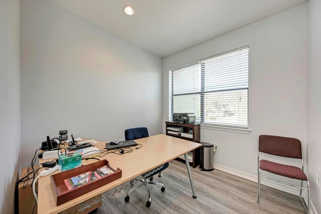 16201 Dodd St Property Photo 19