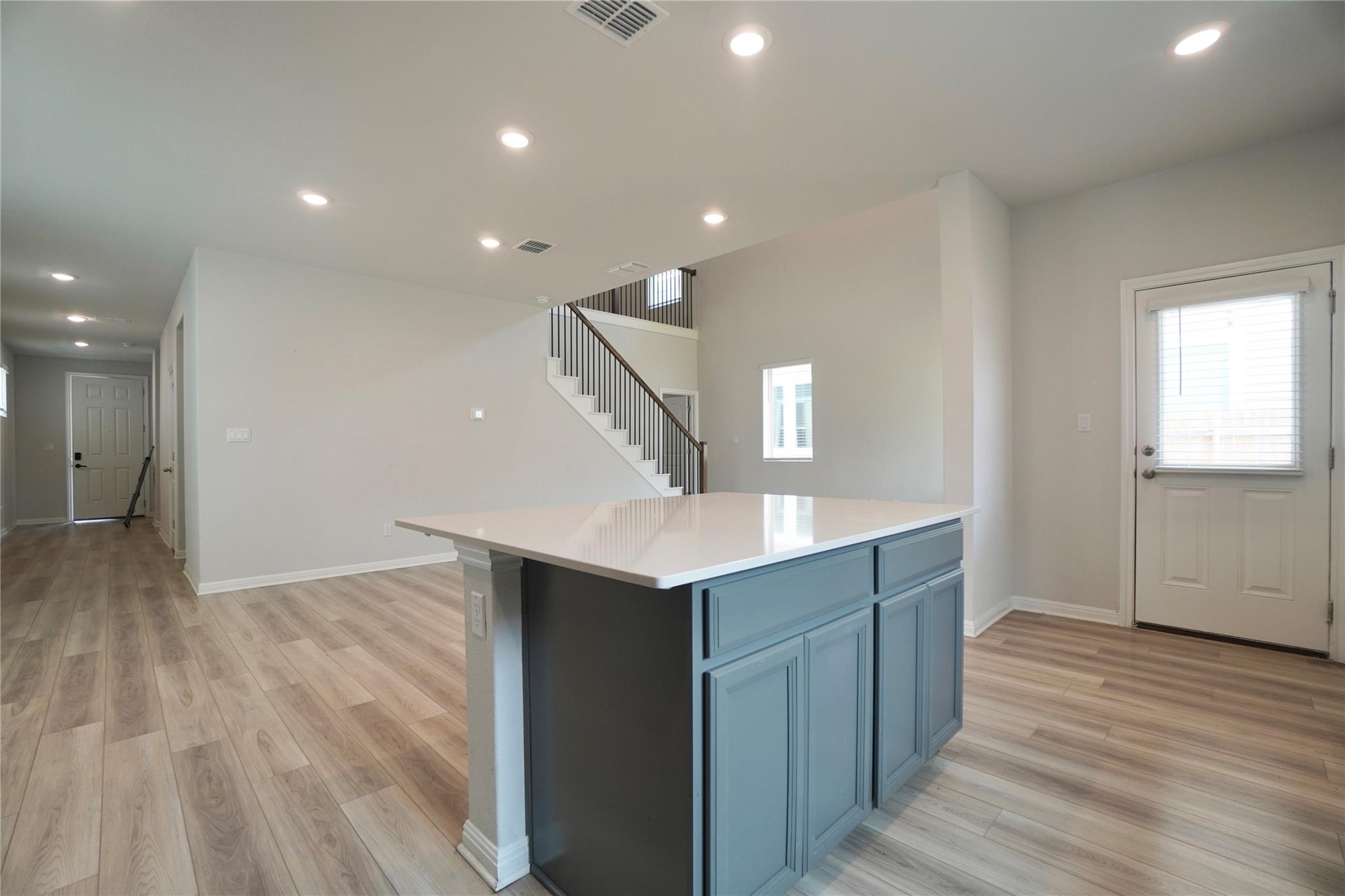 2513 Danbury Ln Property Photo 10