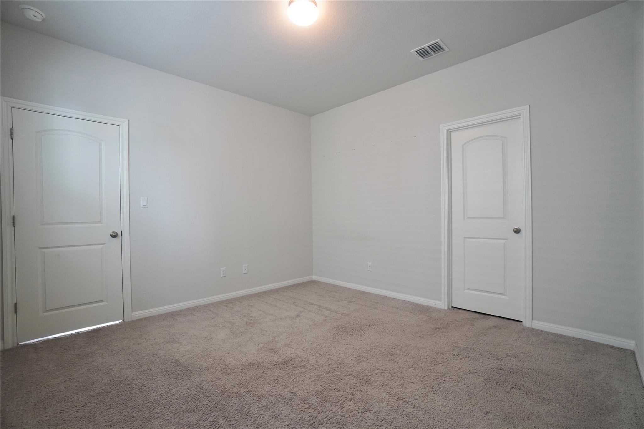 2513 Danbury Ln Property Photo 16