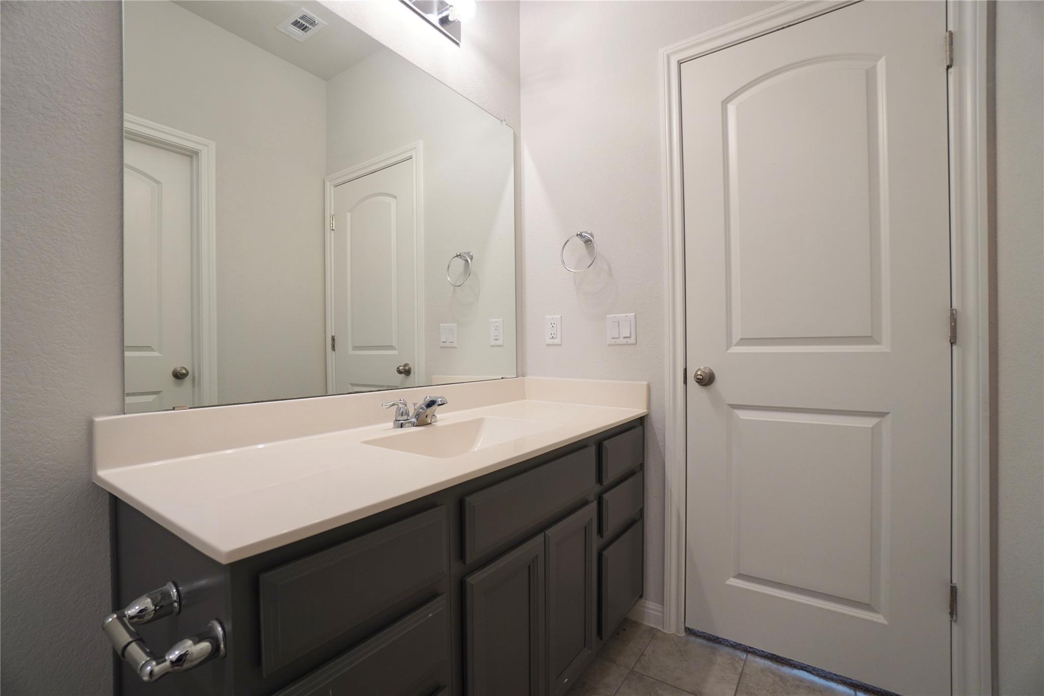 2513 Danbury Ln Property Photo 17