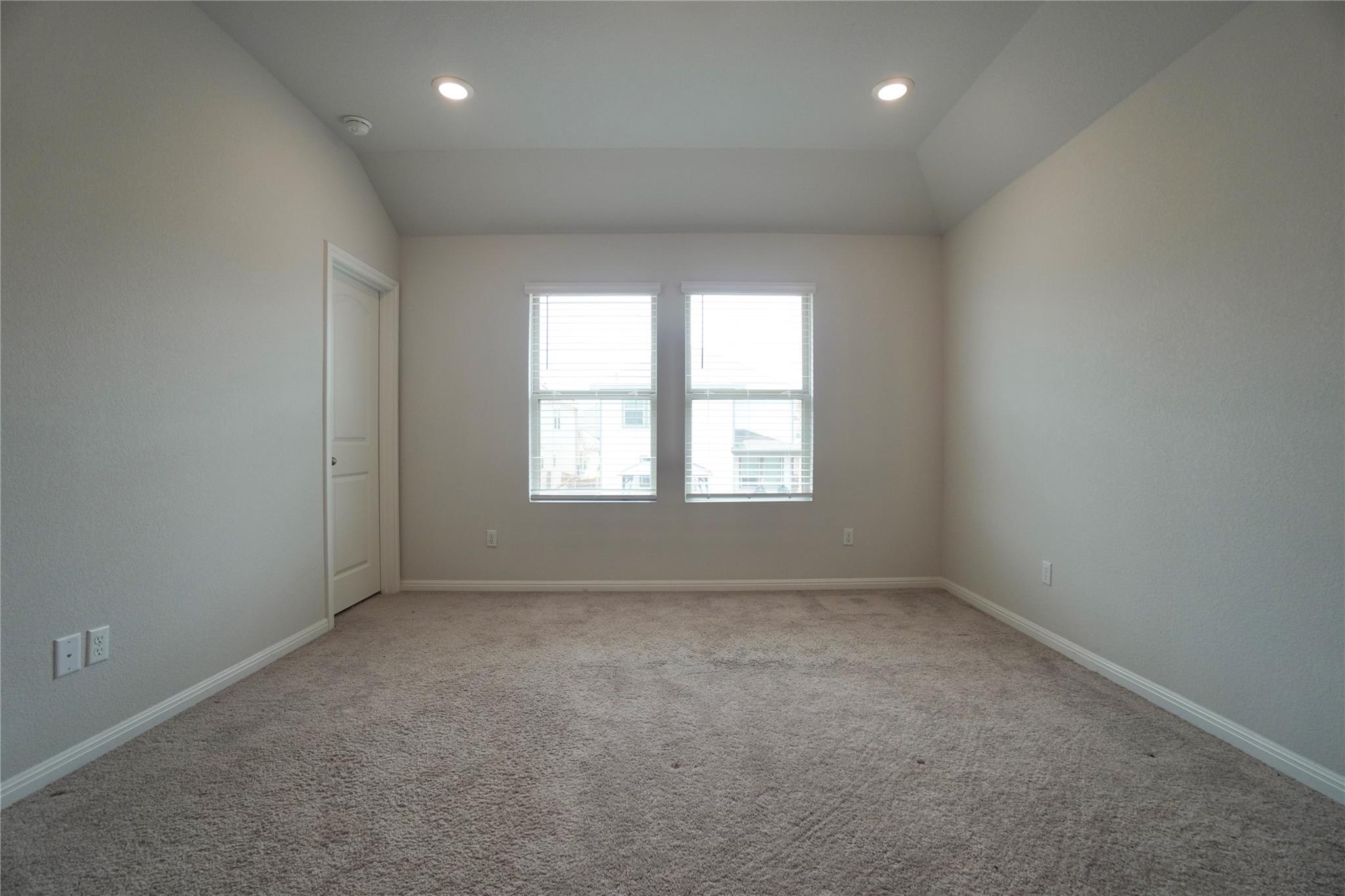 2513 Danbury Ln Property Photo 21