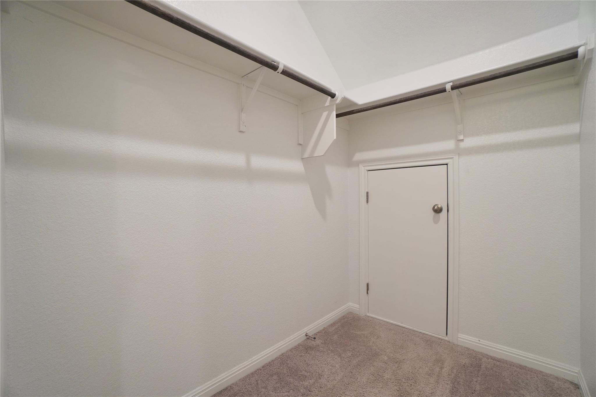2513 Danbury Ln Property Photo 22