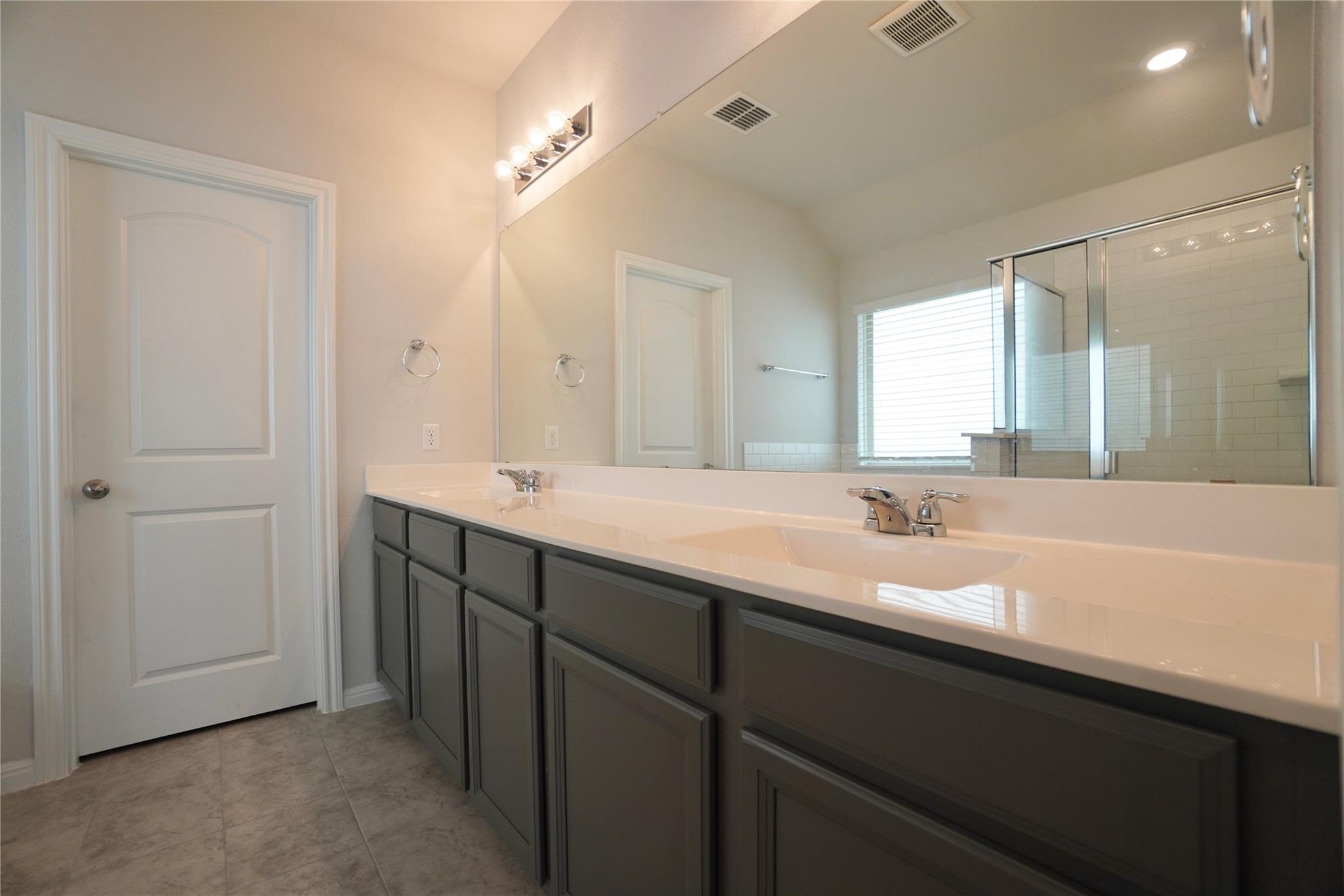 2513 Danbury Ln Property Photo 24