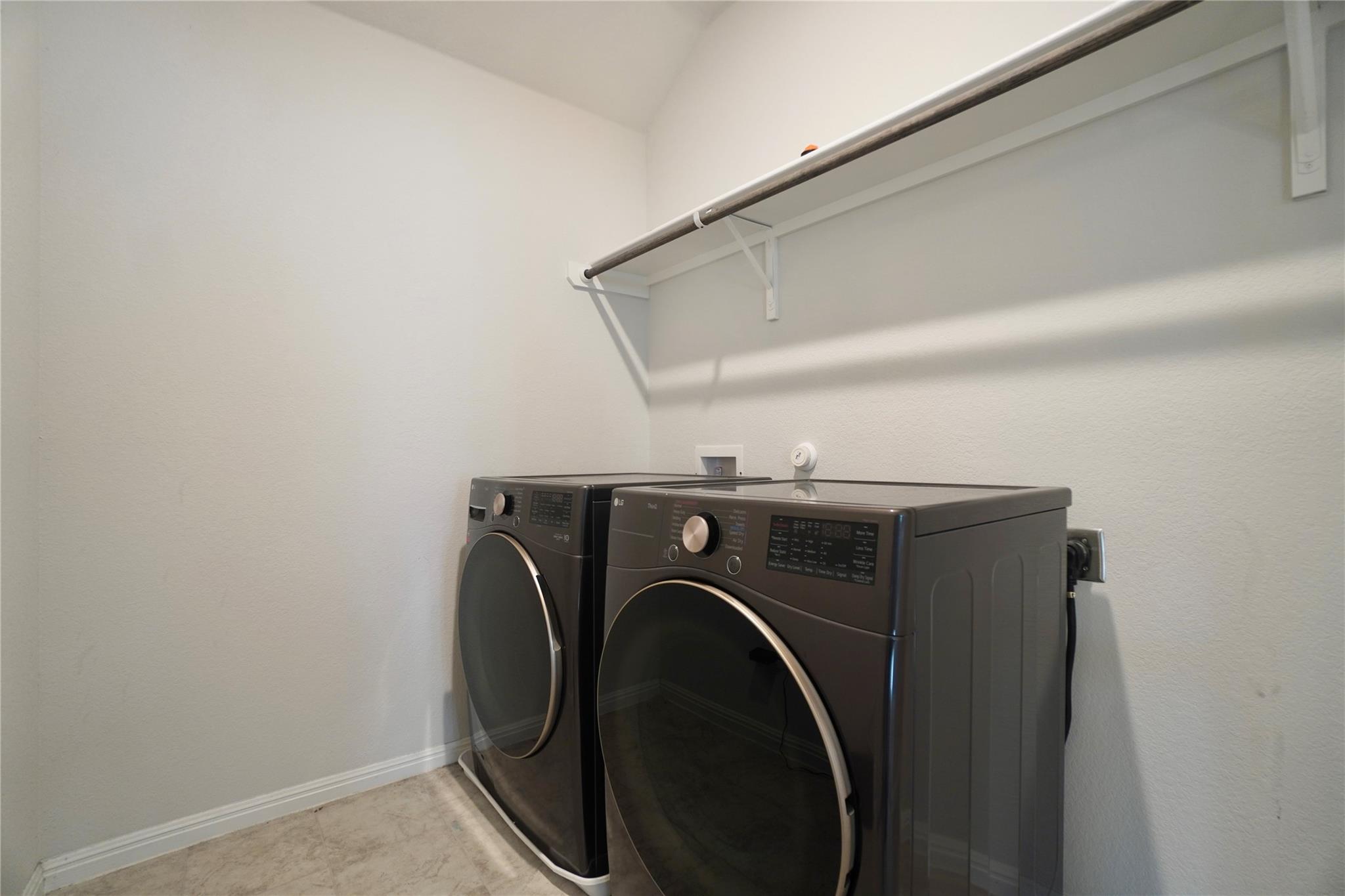 2513 Danbury Ln Property Photo 30