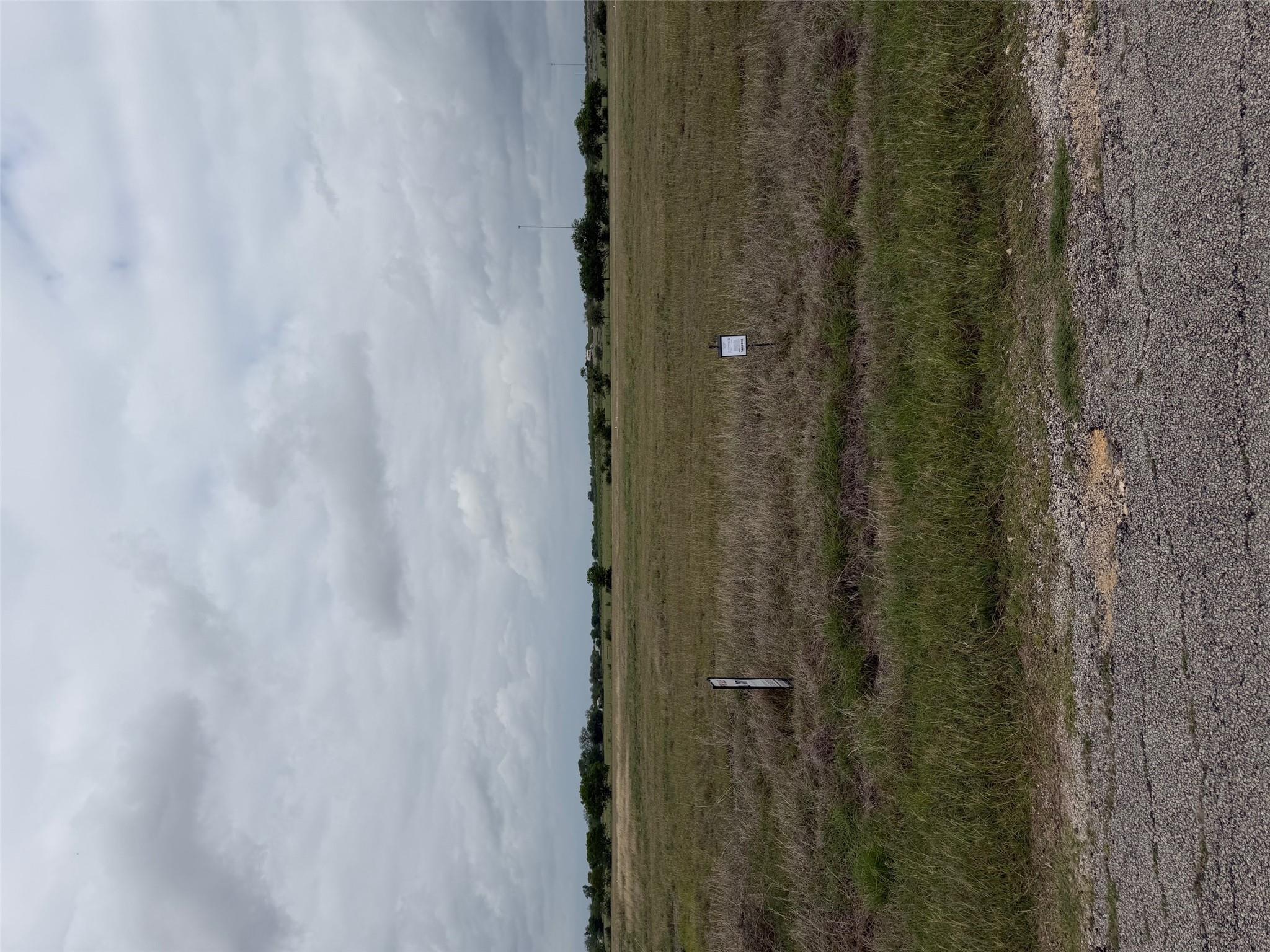 320 Airfield Rd Property Photo 2