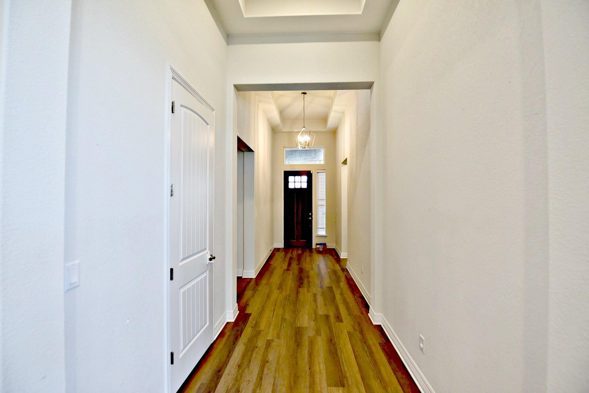 2220 Airport Dr Property Photo 3