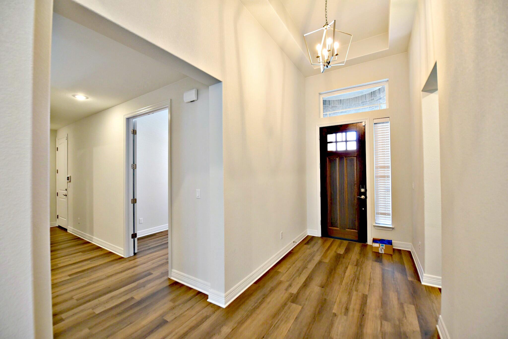 2220 Airport Dr Property Photo 4