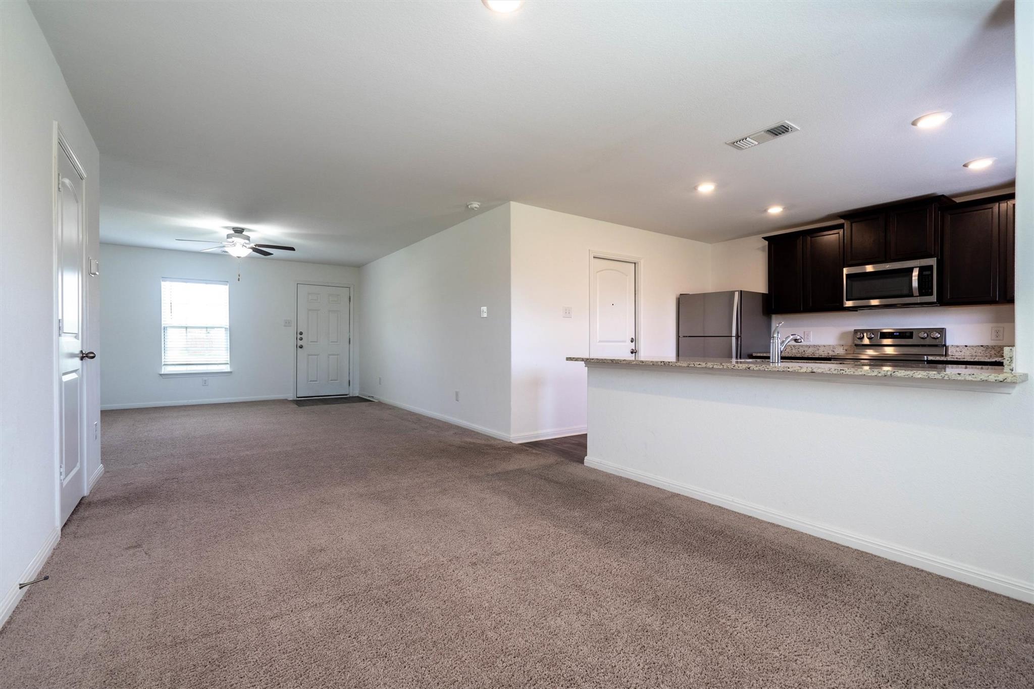 128 Maywood Ln Property Photo 3