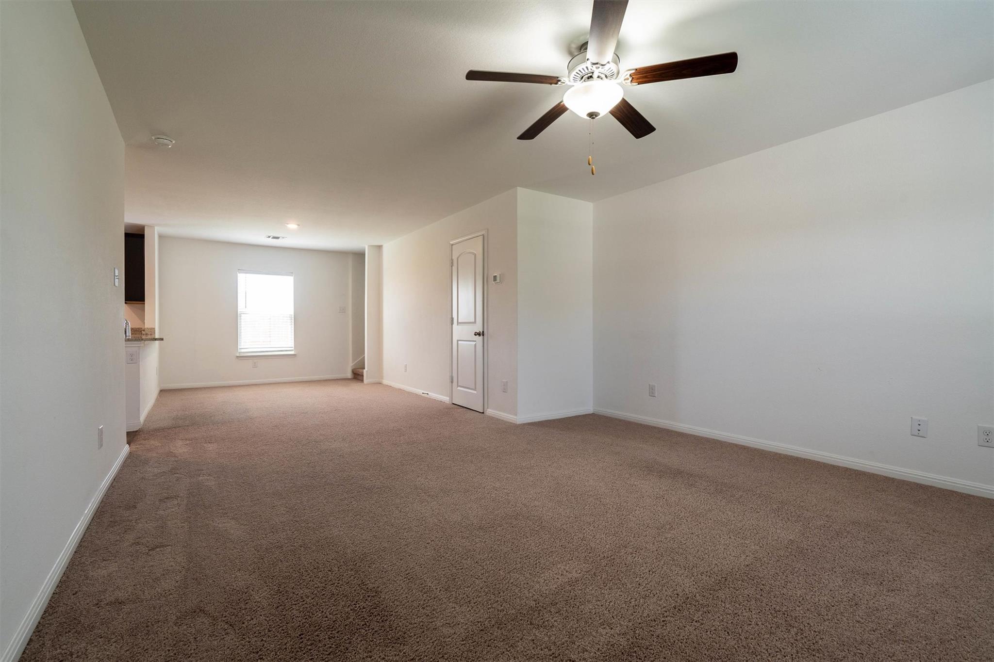 128 Maywood Ln Property Photo 4