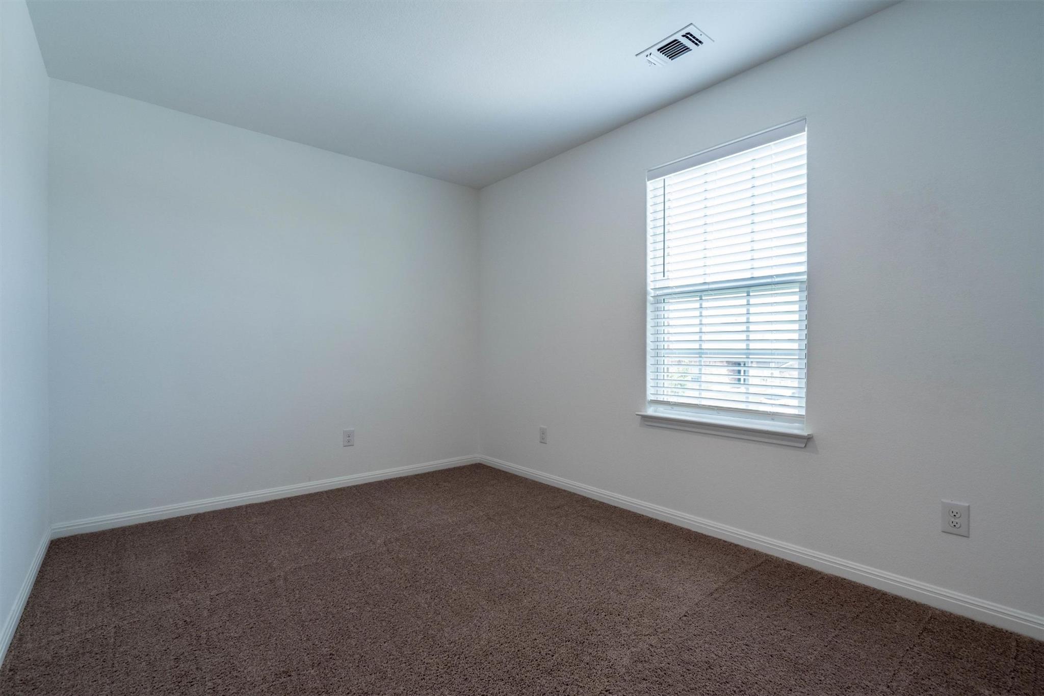 128 Maywood Ln Property Photo 14