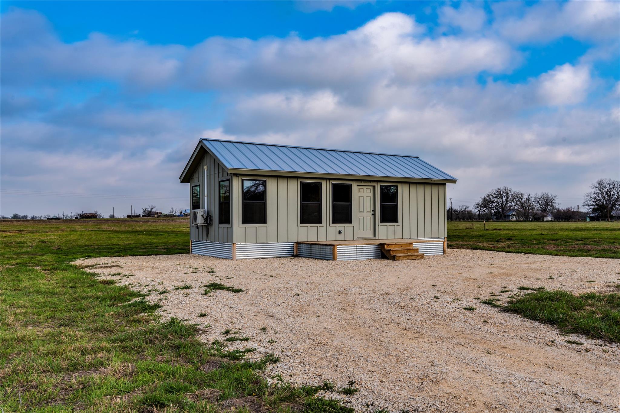 4502 Woodrow Center Rd Property Photo 4