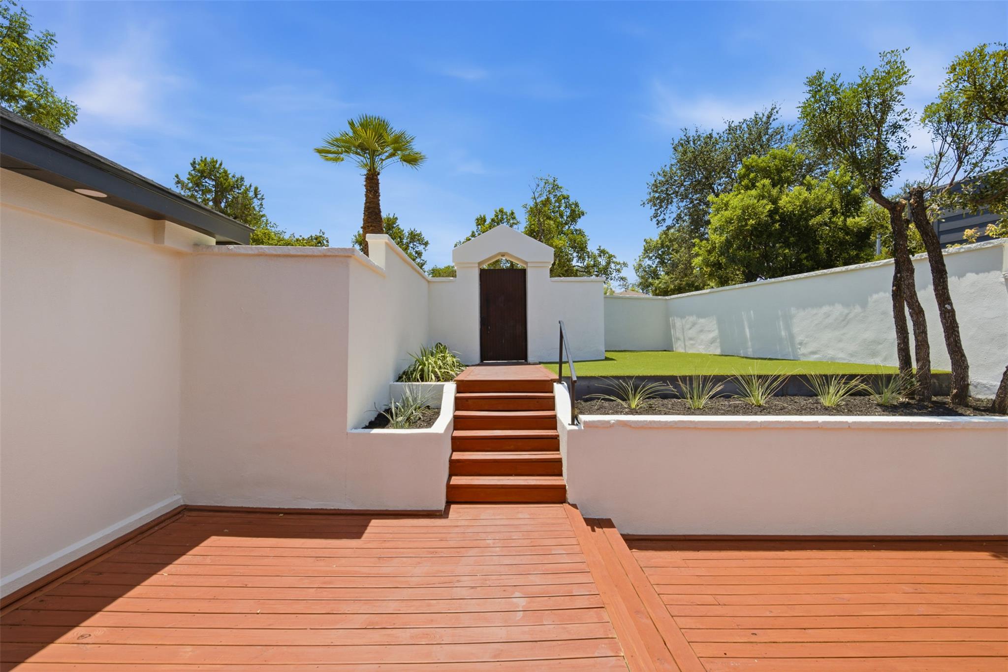 9312 Knoll Crest Loop Property Photo 10