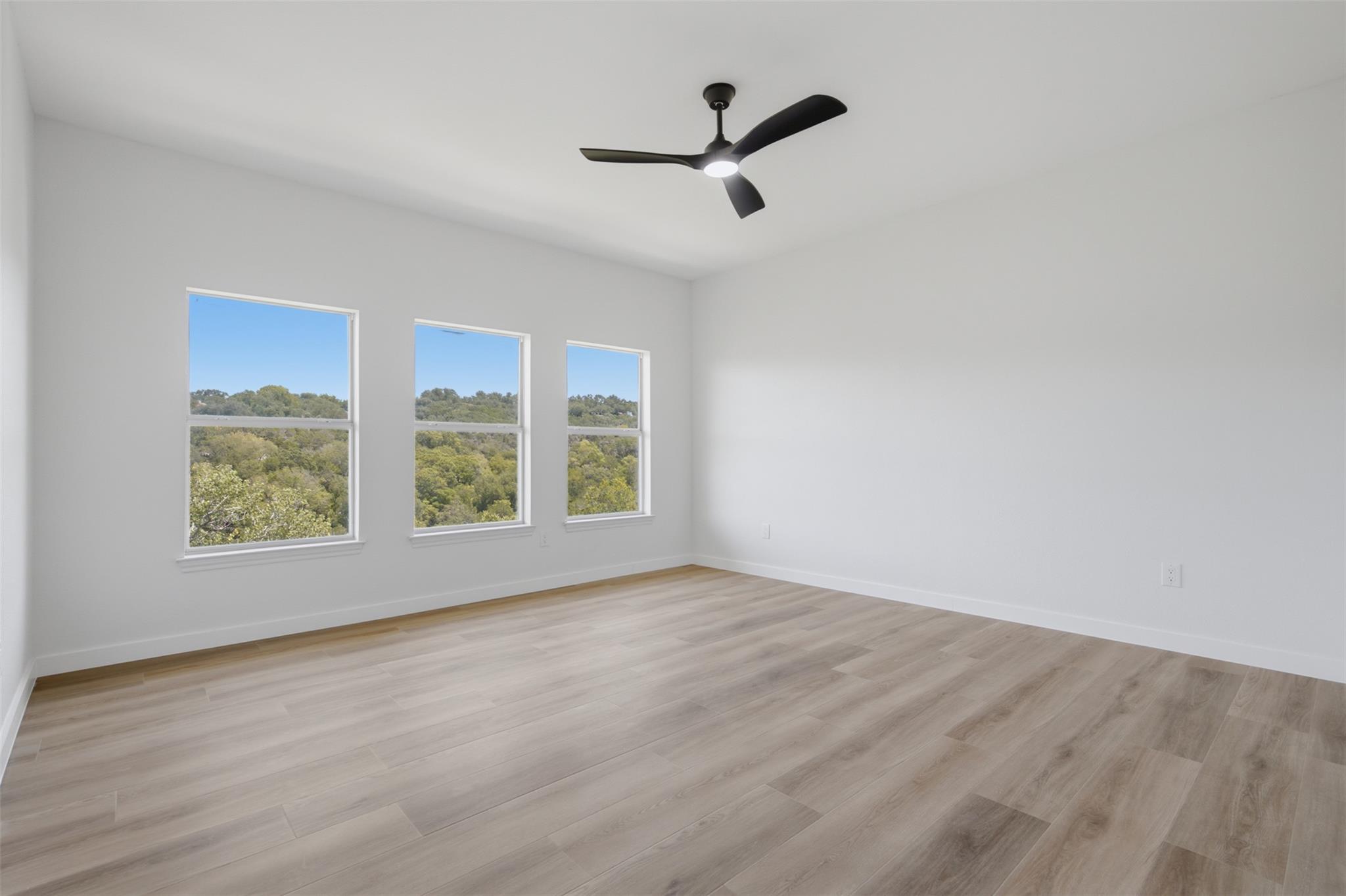 9312 Knoll Crest Loop Property Photo 28