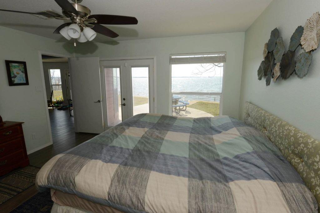 746 E Island Dr Property Photo 13
