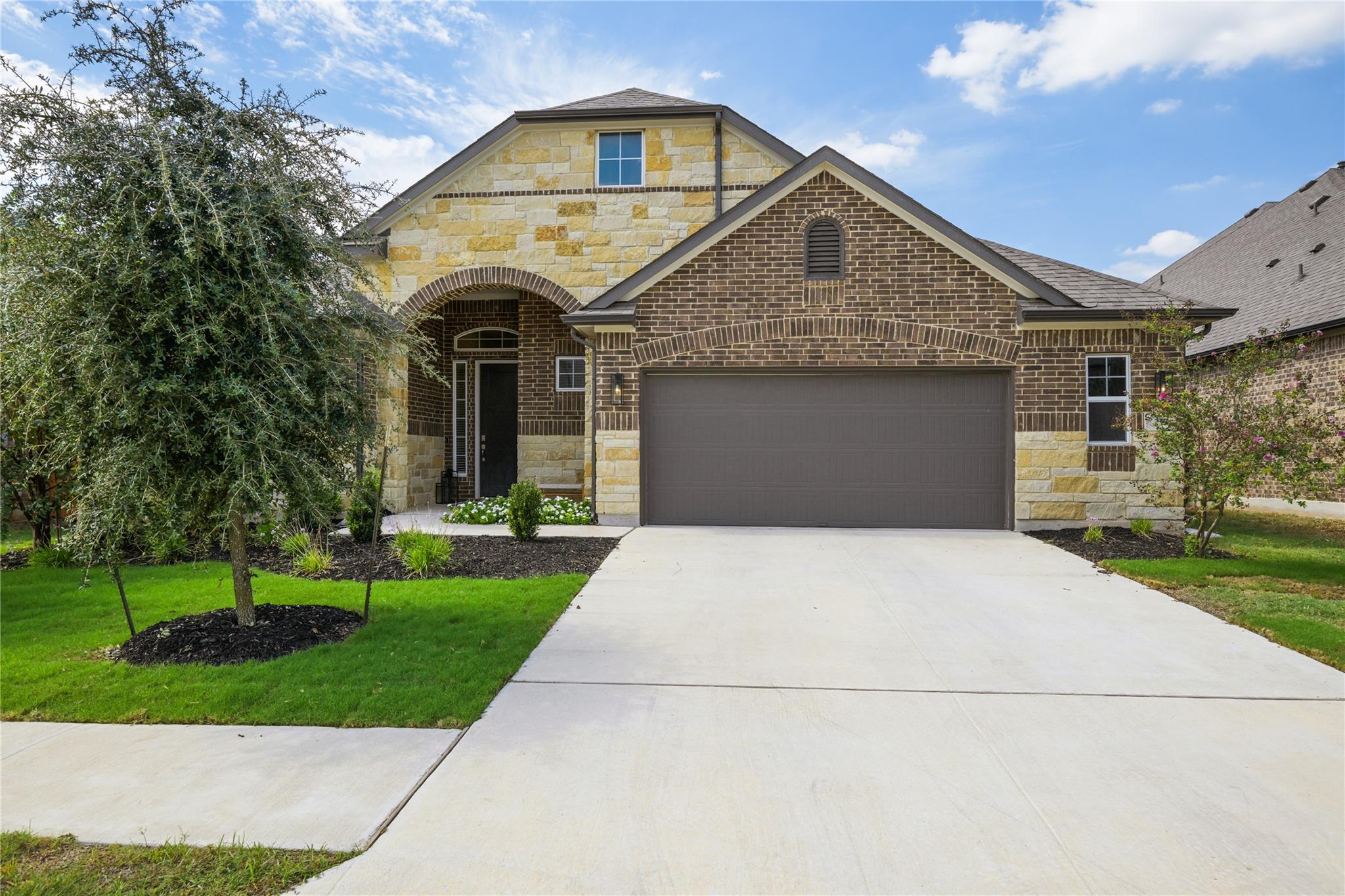 238 Wild Pecan Loop Property Photo 1