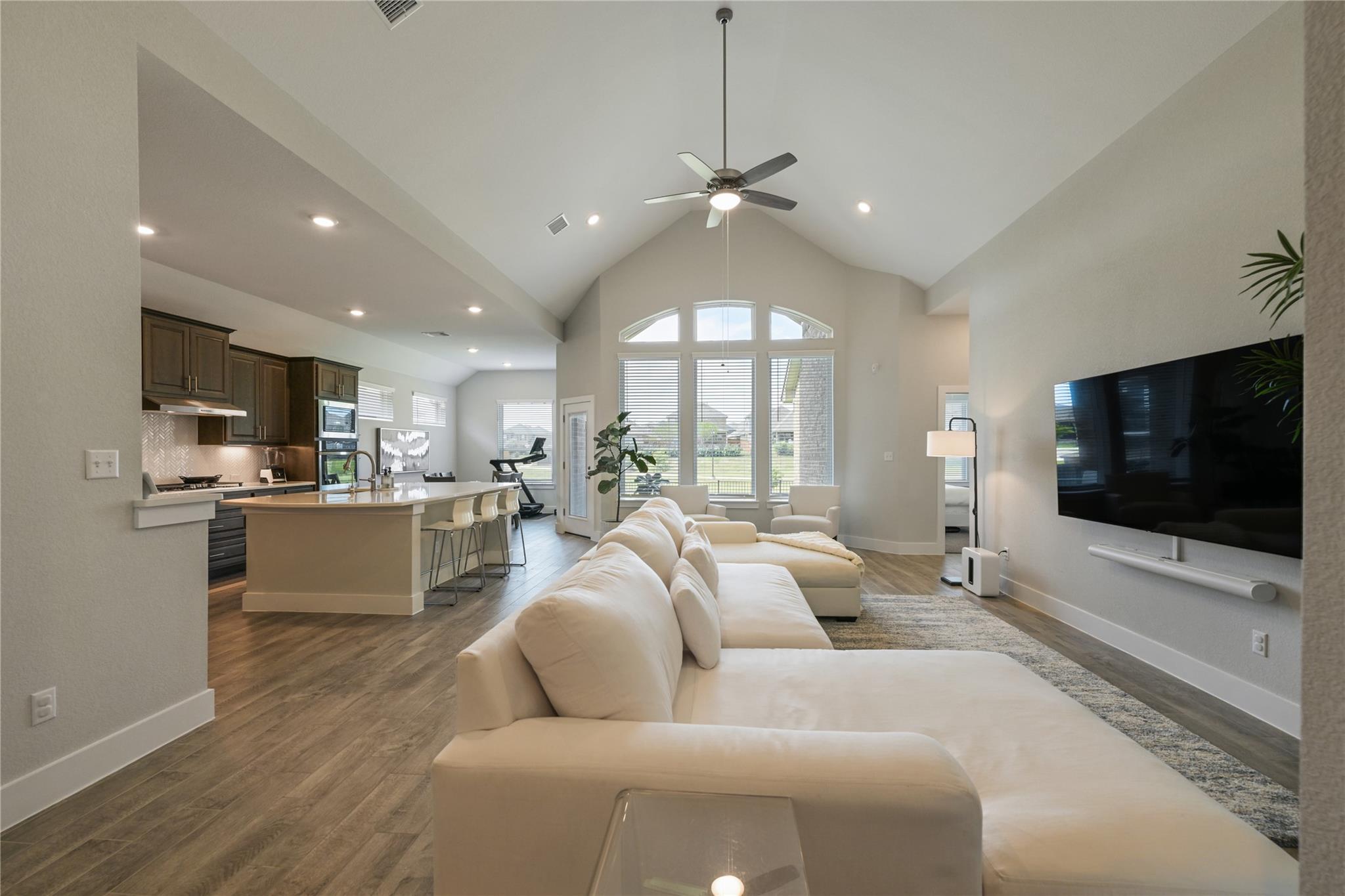 238 Wild Pecan Loop Property Photo 5