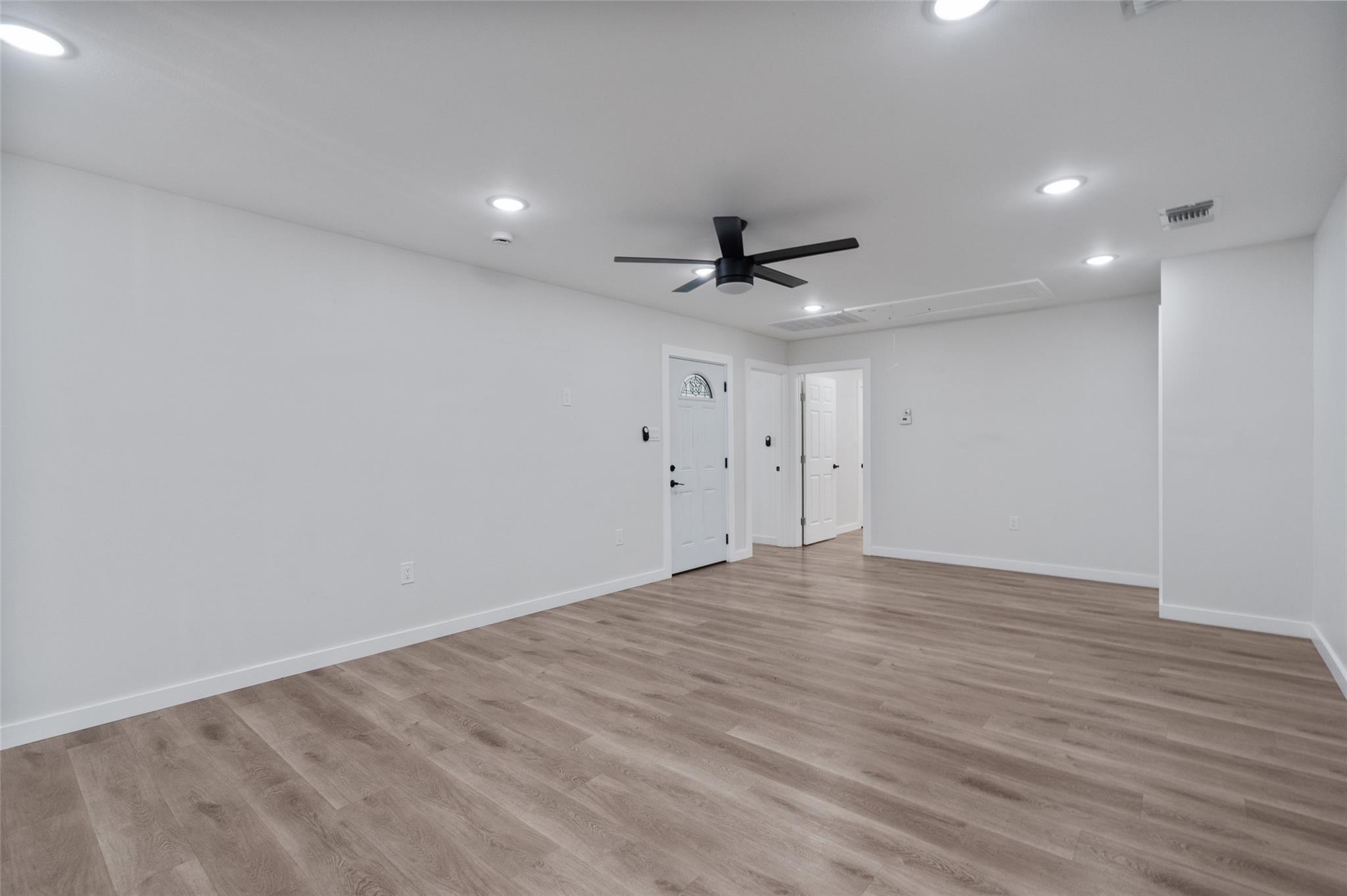 313 Charles St Property Photo 8
