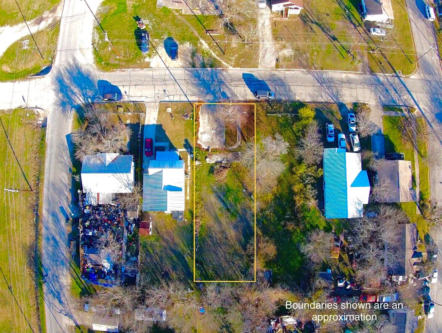 404 Sturgis St Property Photo 8