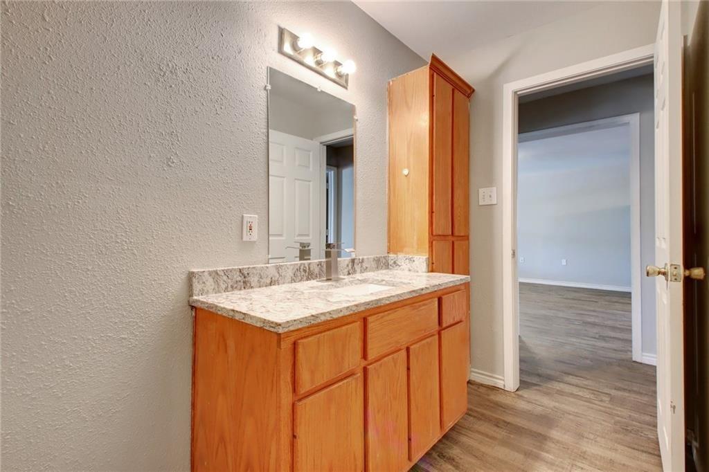 200 Hall Dr #b Property Photo 5