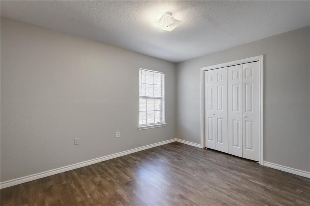 200 Hall Dr #b Property Photo 7