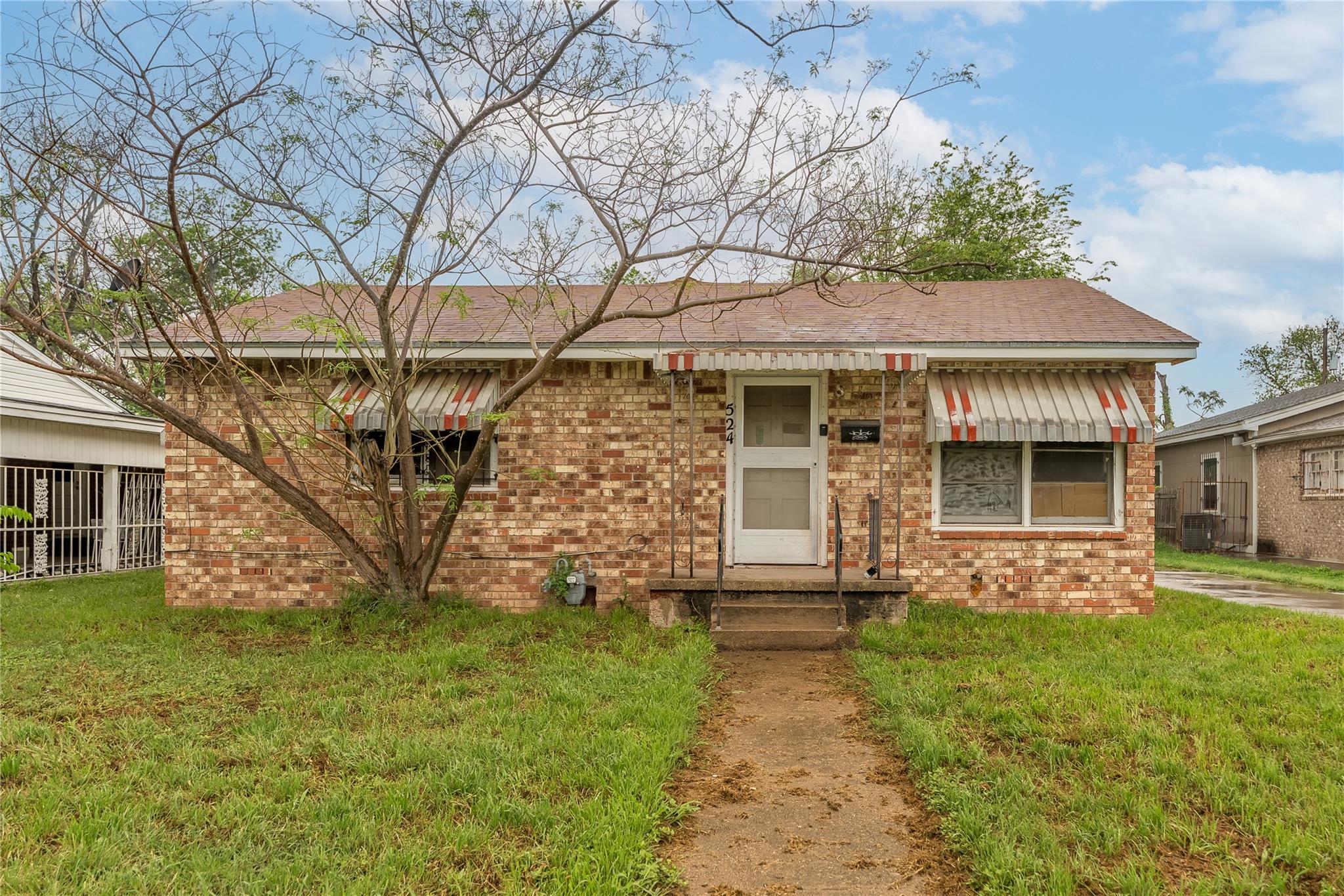 524 Dearborn St Property Photo