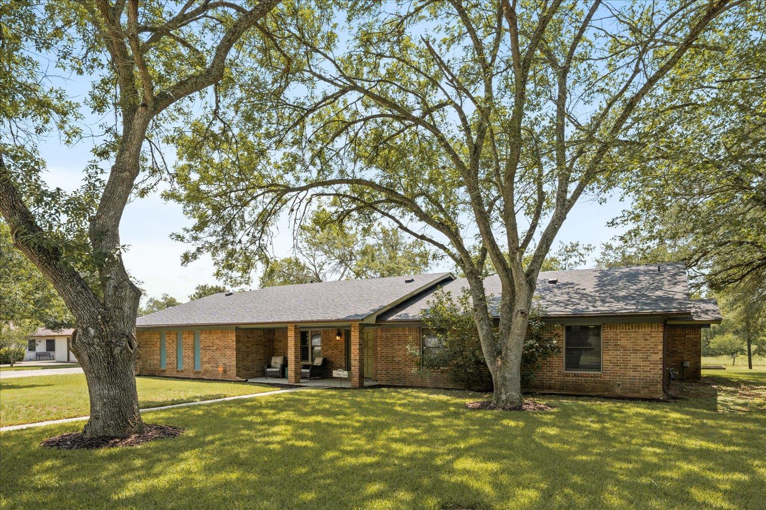 1619 Twin Island Dr Property Photo