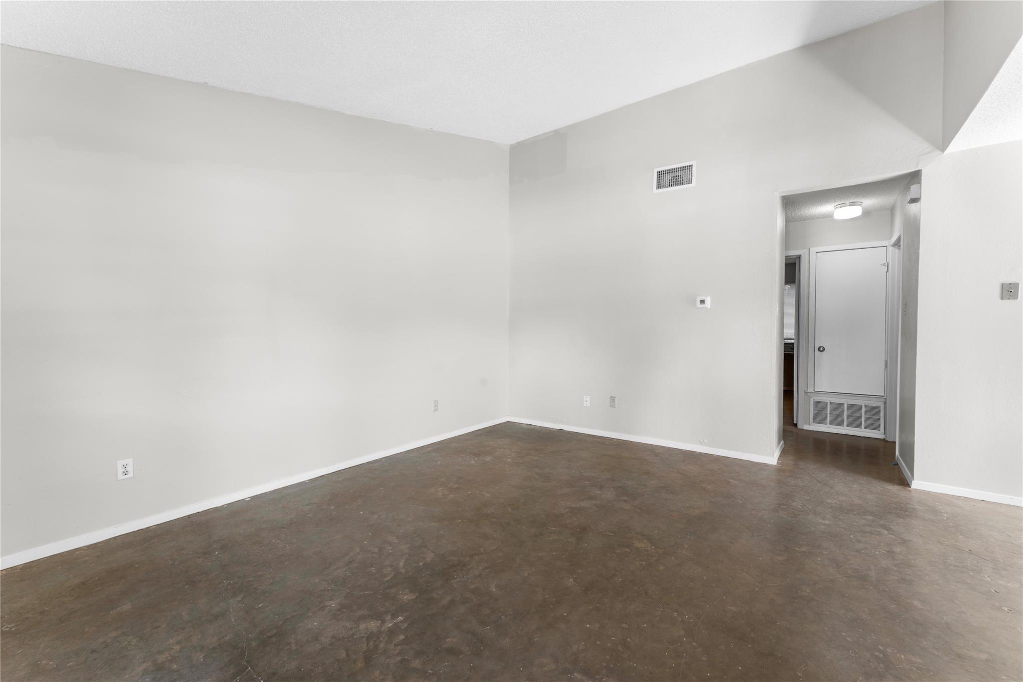 6201 Berkett Cv 2 Property Photo 4