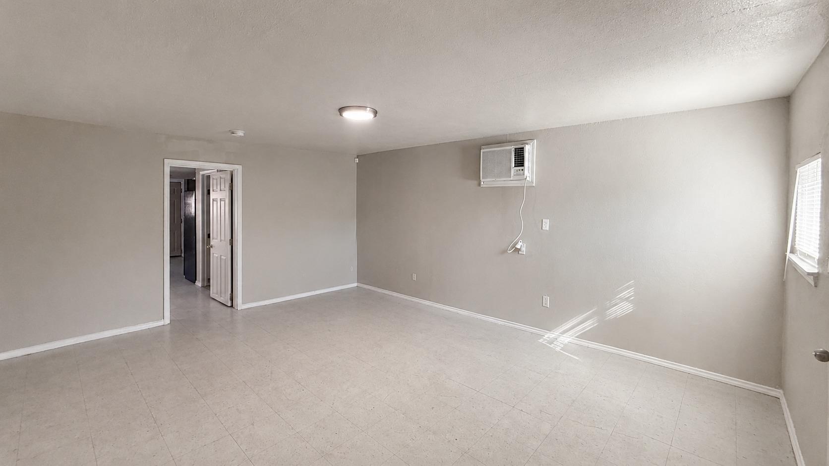 802 Alametos None #b Property Photo 2