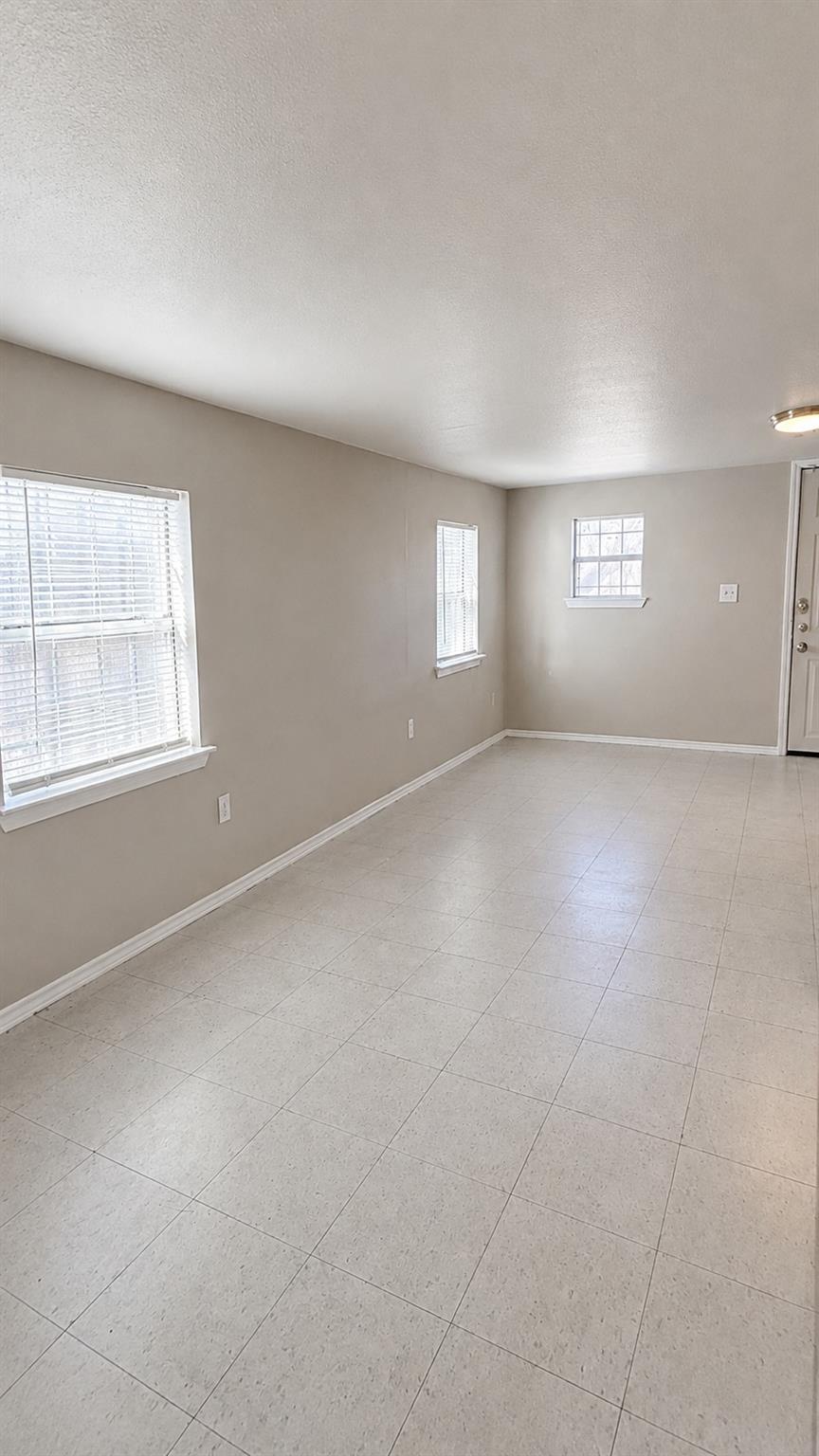 802 Alametos None #b Property Photo 4